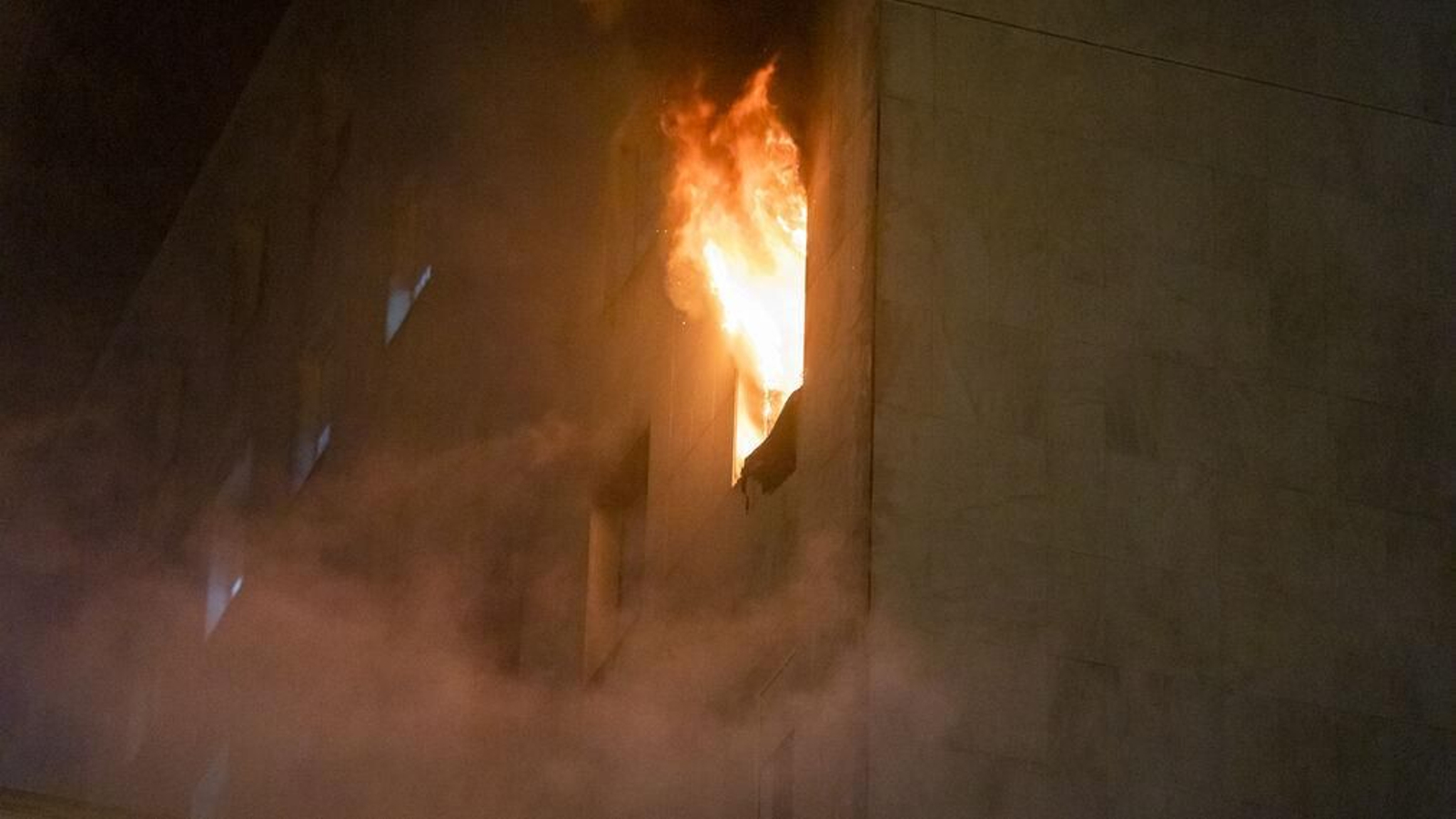 Uno de los momentos más intensos vividos durante el incendio en el hospital gaditano.