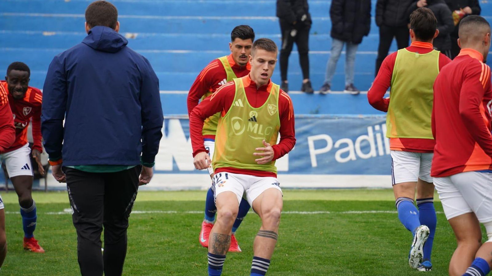 Los nuevos jugadores azulillos, Jorge Domínguez y Diego Talaverón, fueron titulares en su debut.