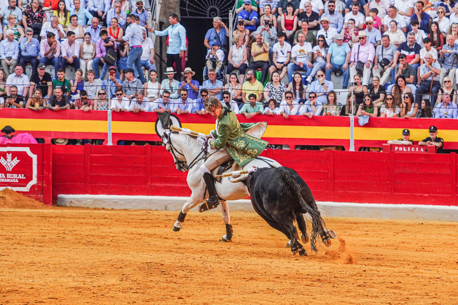 Una gran tarde de rejoneo, en imágenes