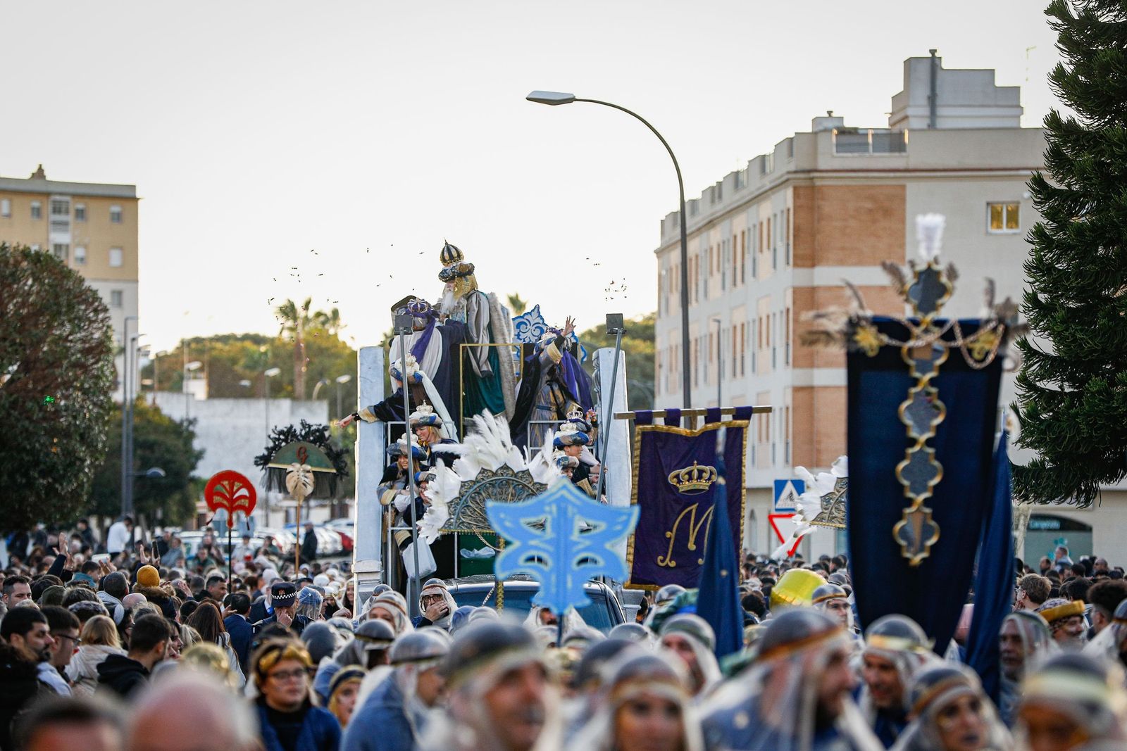 Las imágenes de la cabalgata de los Reyes Magos de San Fernando 2026