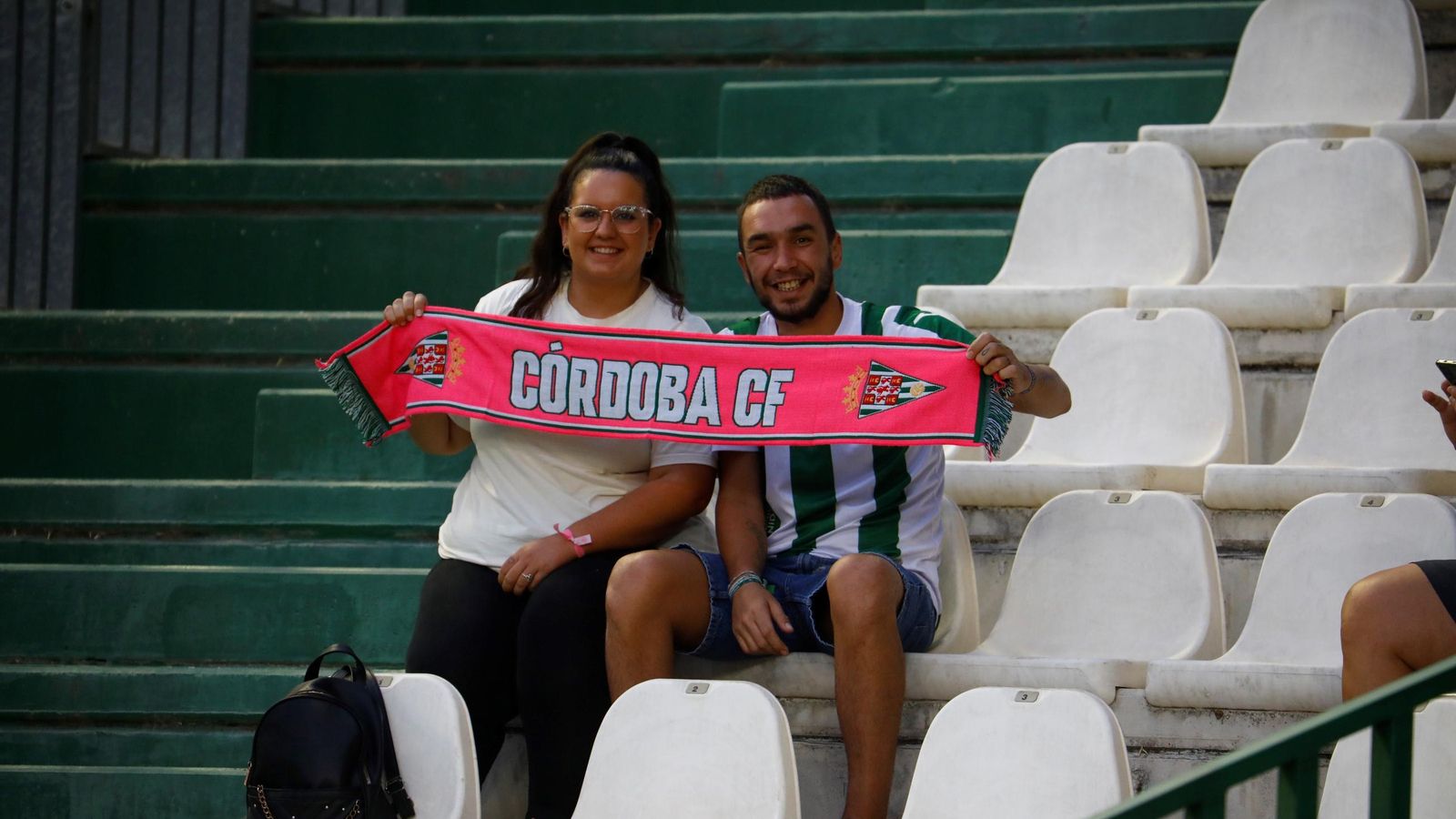 Búscate en las gradas del Arcángel en el Córdoba - Málaga CF