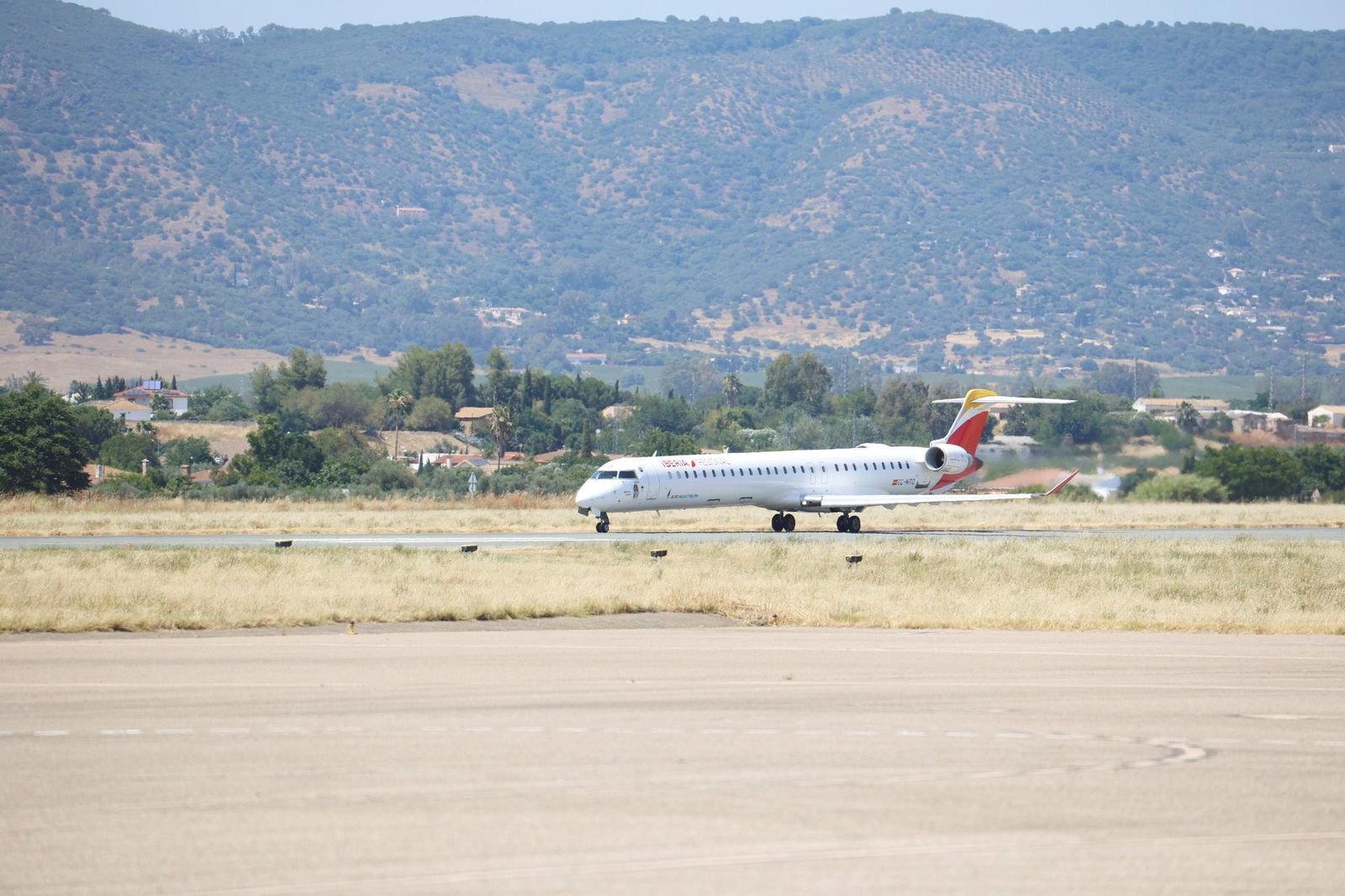 Los primeros vuelos comerciales en el aeropuerto de Córdoba, en fotografías
