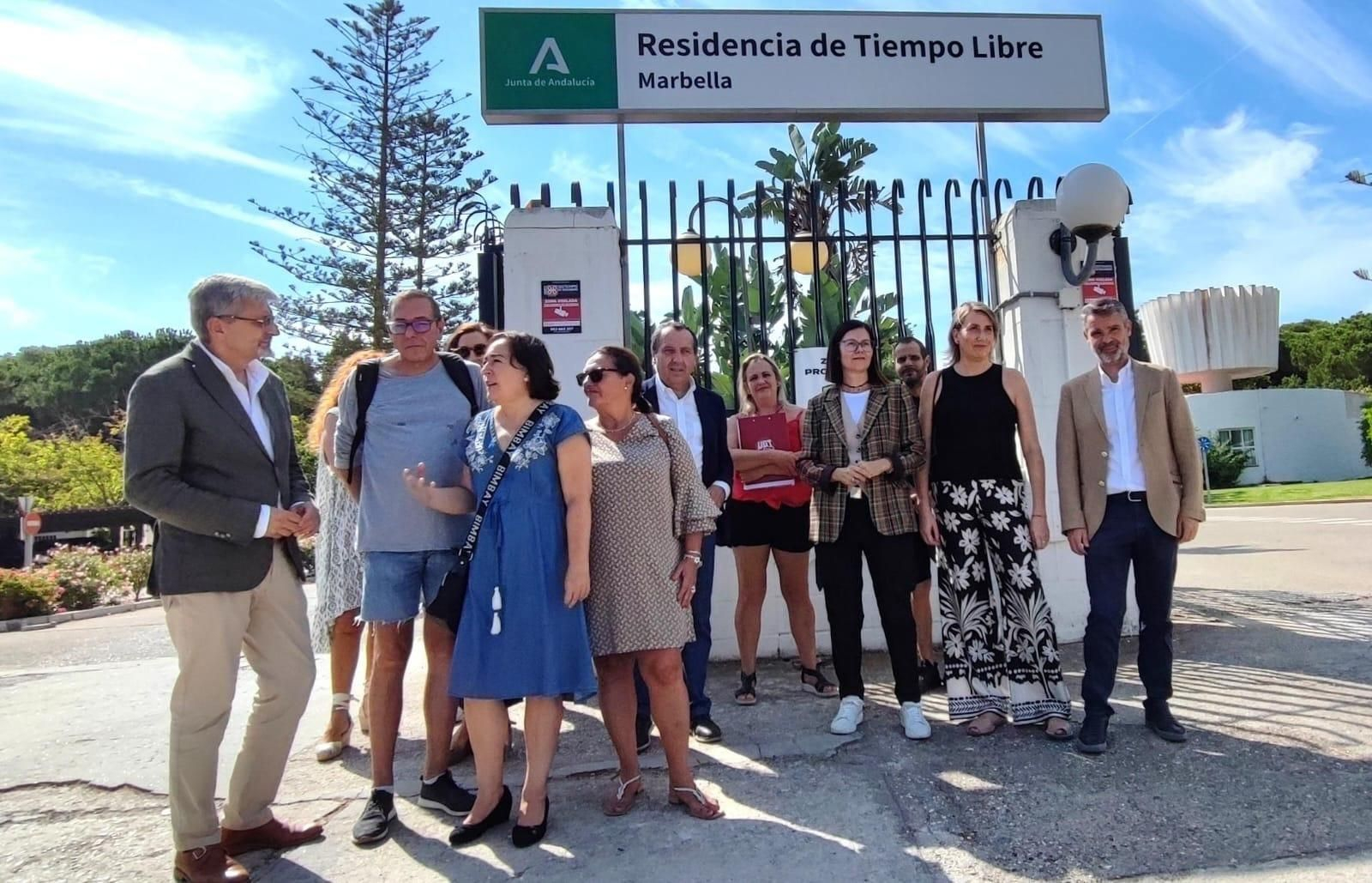 La visita de los socialistas a la Residencia de Tiempo Libre.