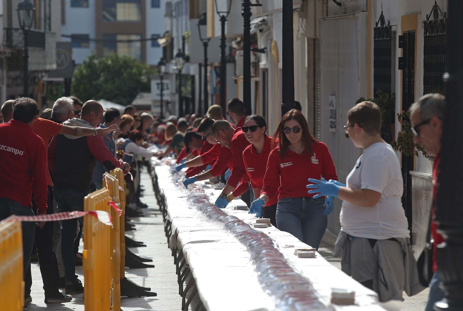 La III Tosta Ibérica Gigante de Los Barrios, en imágenes