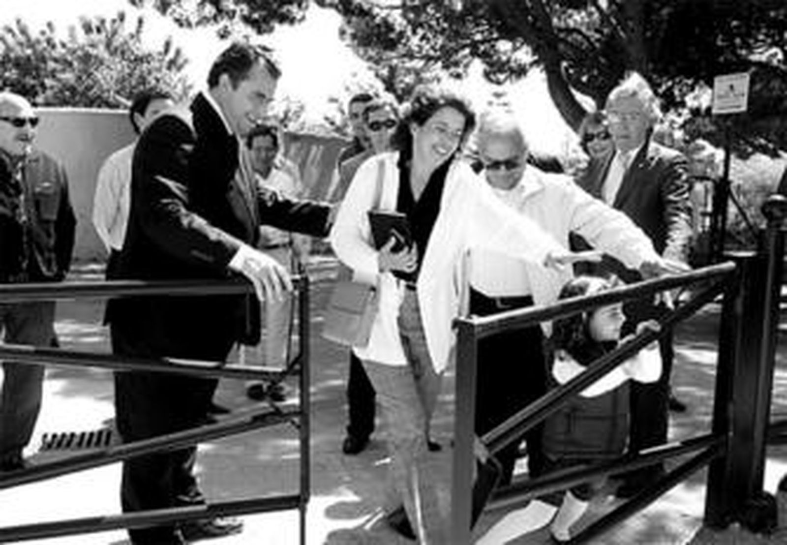 El alcalde Enrique Moresco y la concejala Beatriz Fuentes, durante el acto