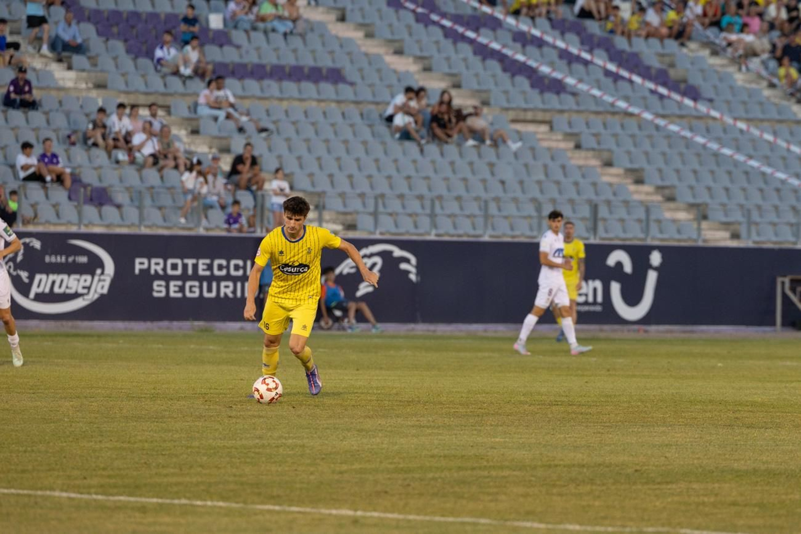 Las mejores imágenes del Real Jaén - CD Huétor Tájar Las mejores imágenes del Real Jaén - CD Huétor Tájar