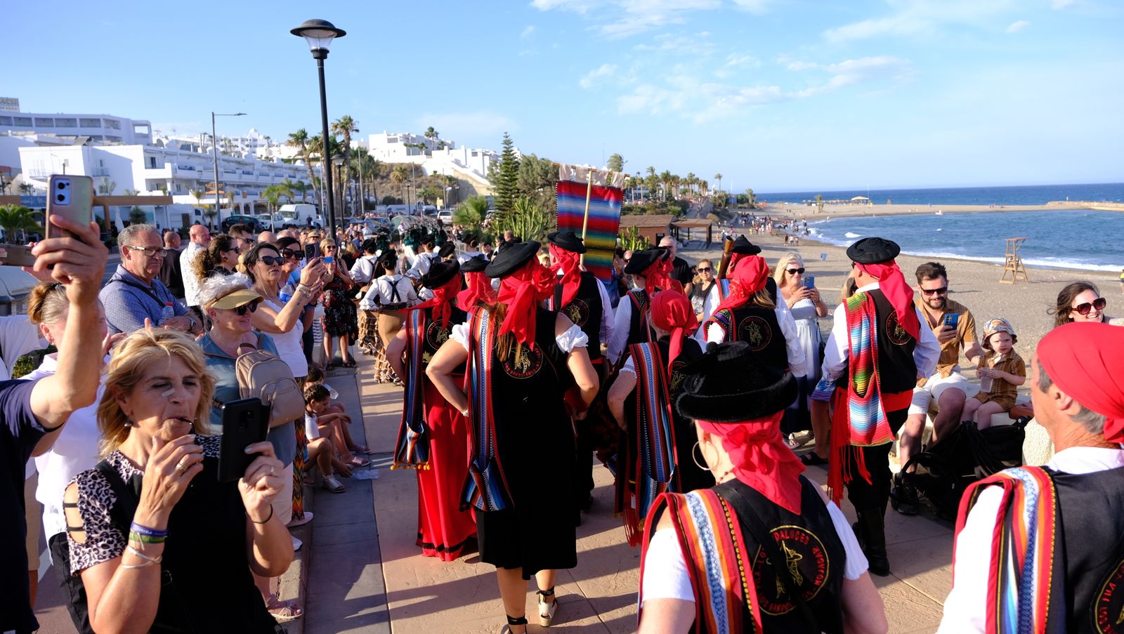 Moros y Cristianos de Mojácar en la Playa del Lance, en imágenes
