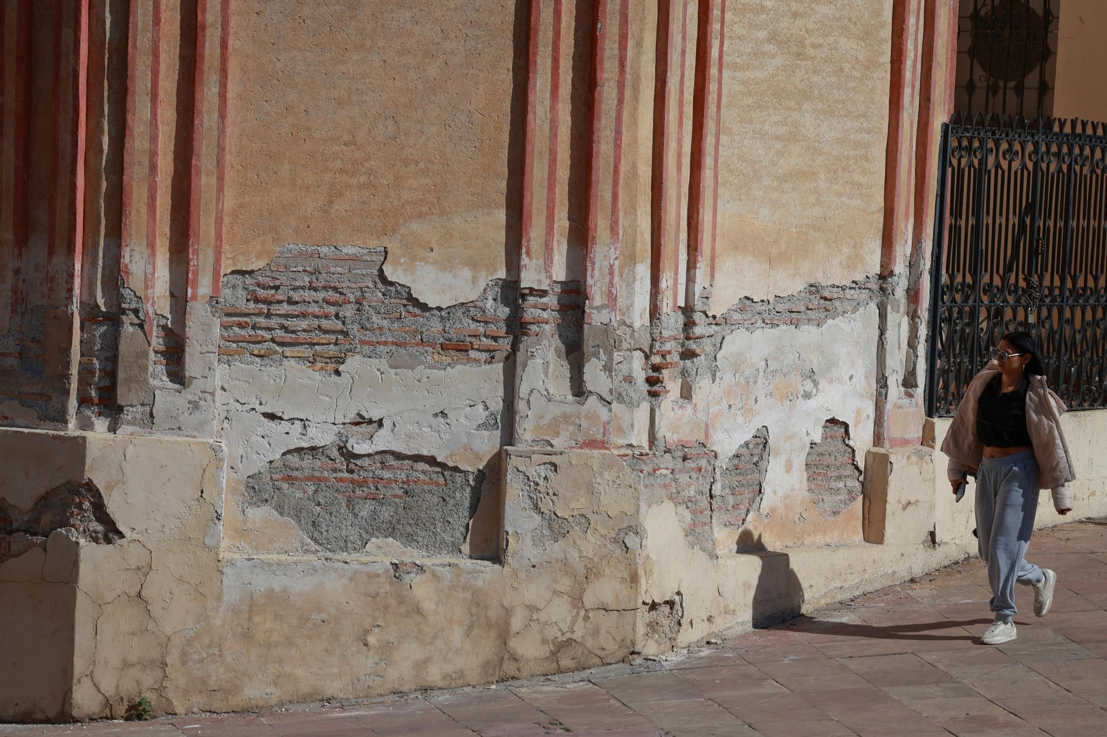 Las fotos de las humedades de la iglesia de Santo Domingo