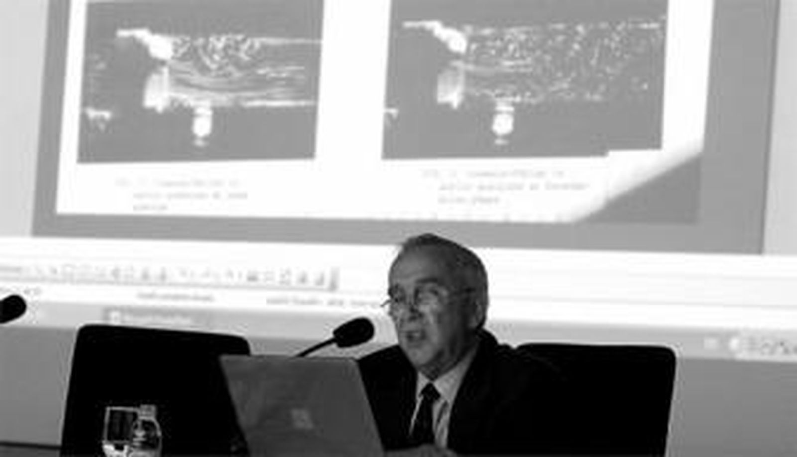 El almirante José Manuel Sevilla durante una conferencia que pronunció en el Edificio Heracles.
