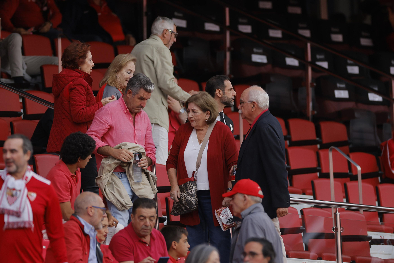 Búscate en las fotos del Sevilla-Juventus