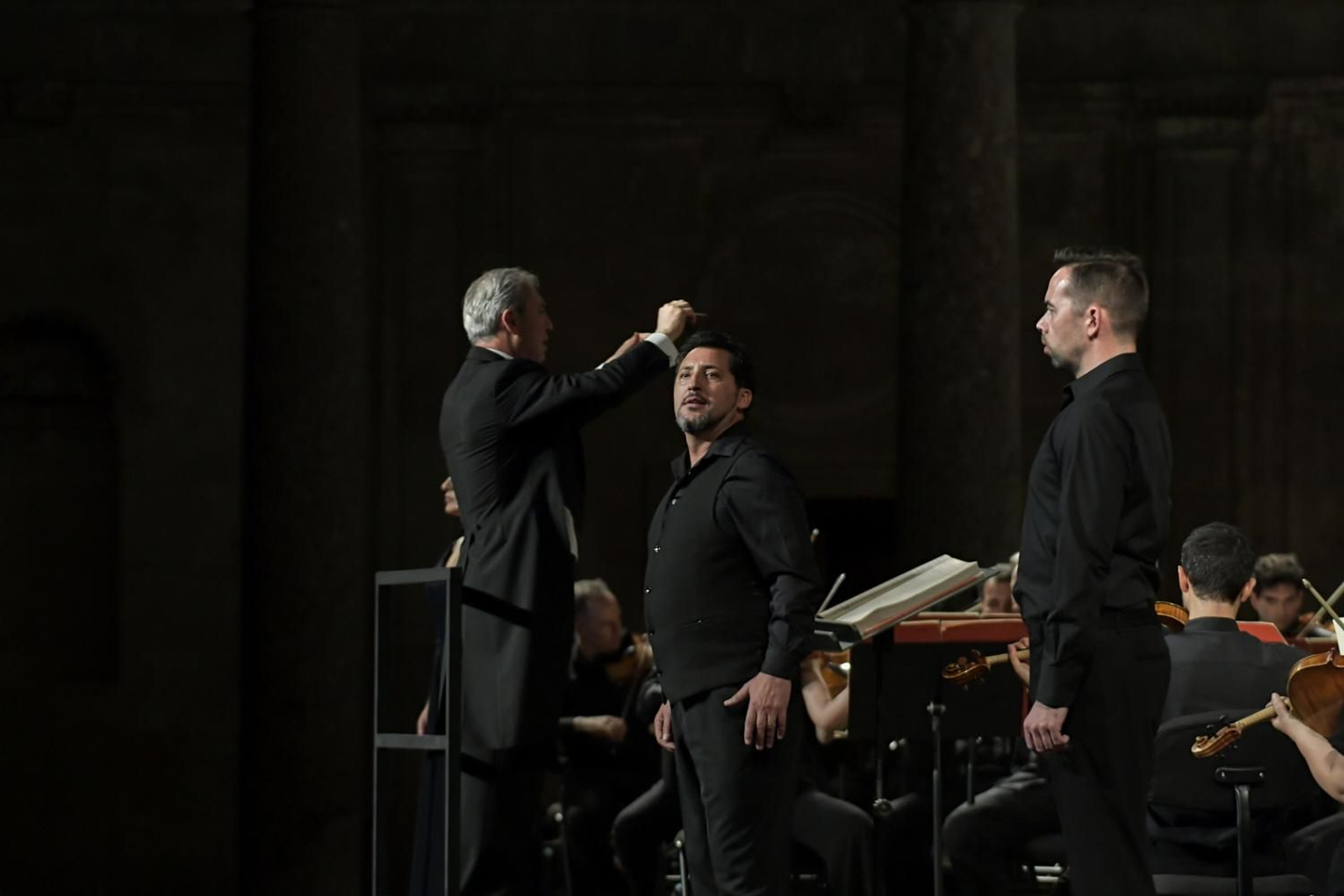 Una princesa oriental cautiva la noche granadina