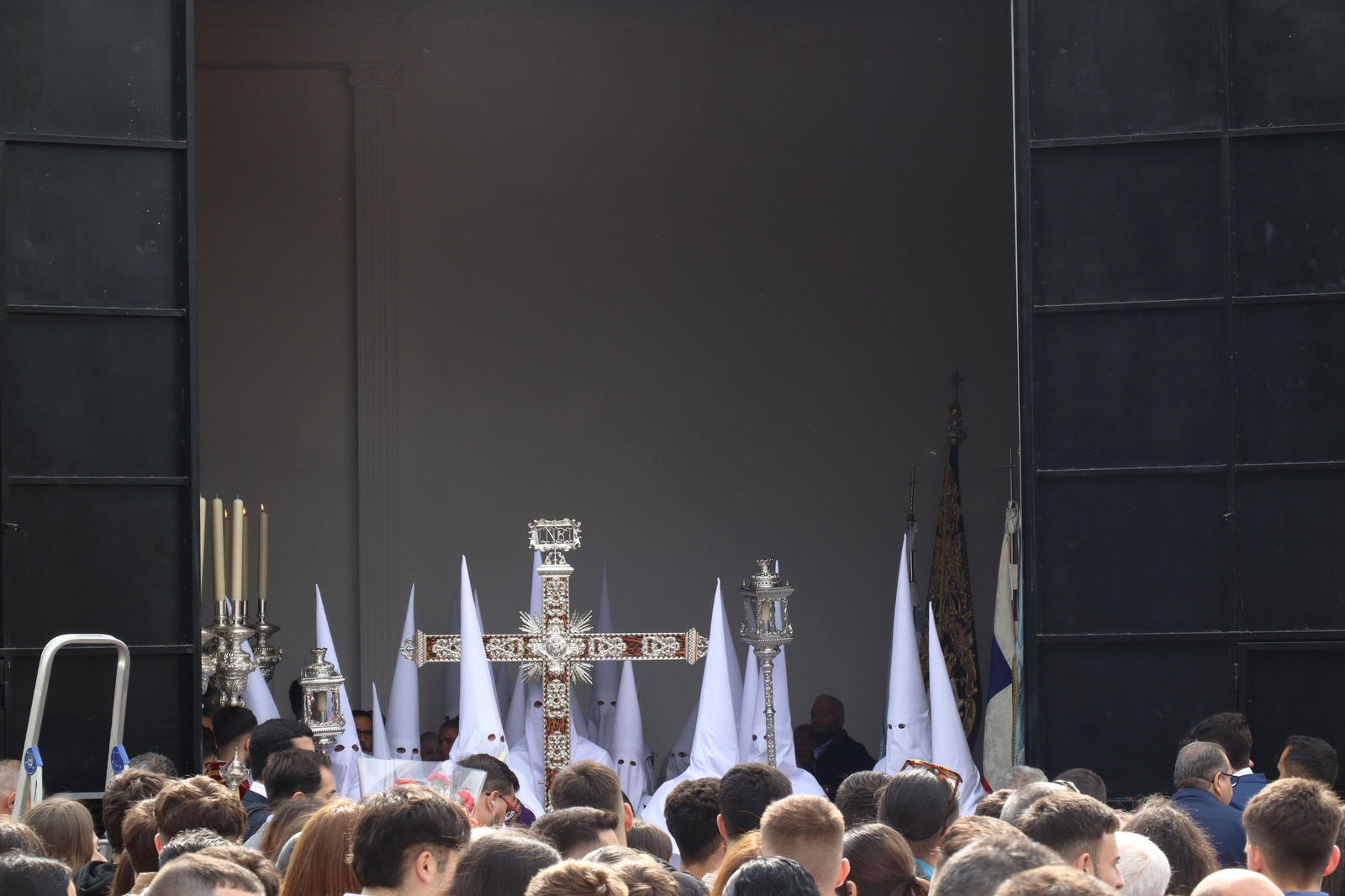 Las mejores imágenes del lunes Santo en Huelva: Hermandad del Cautivo
