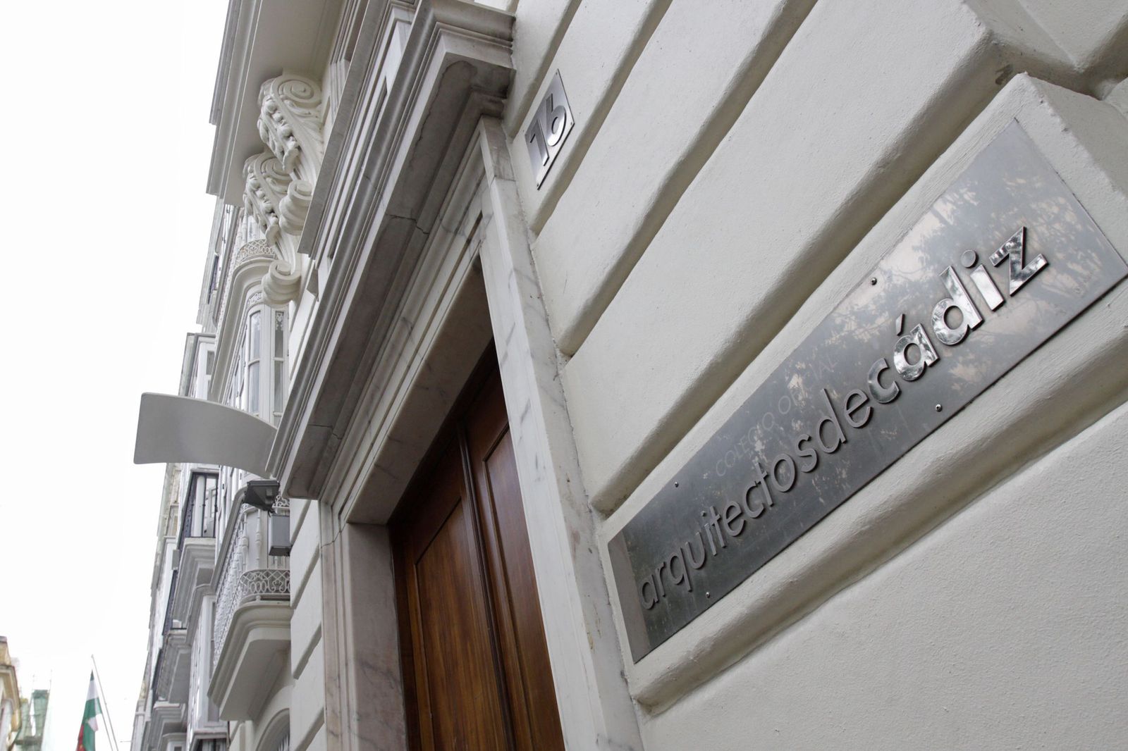 Fachada de la sede del Colegio de Arquitectos de Cádiz.