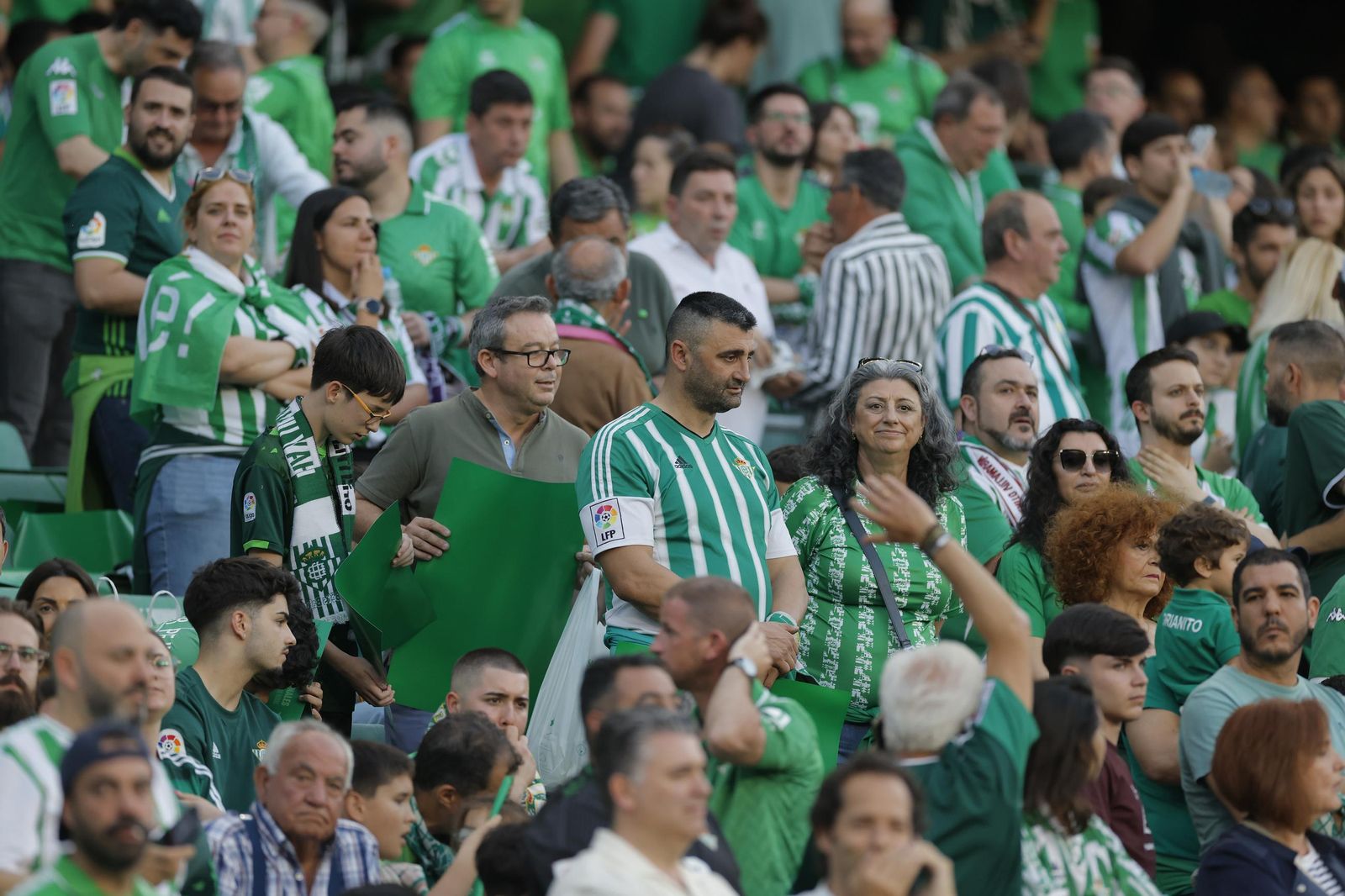 Búscate en las fotos del Betis - Fiorentina