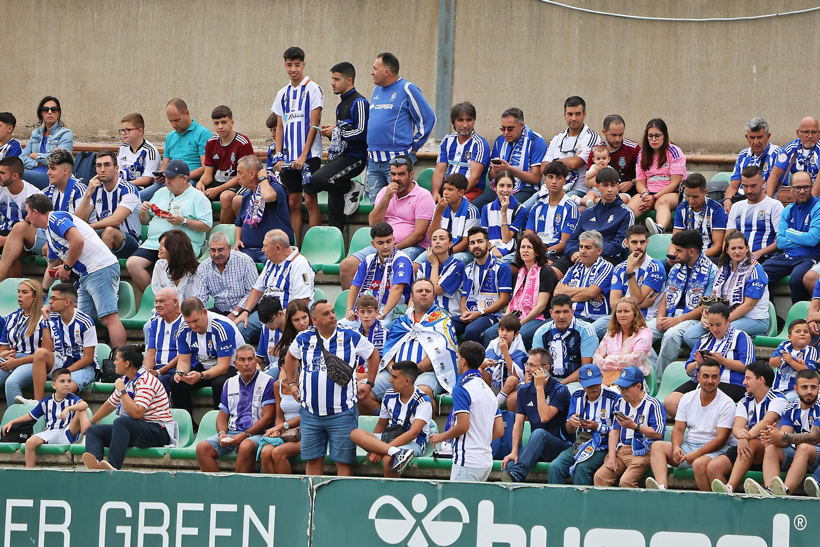 Búscate en las gradas del Betis Deportivo-Recreativo de Huelva