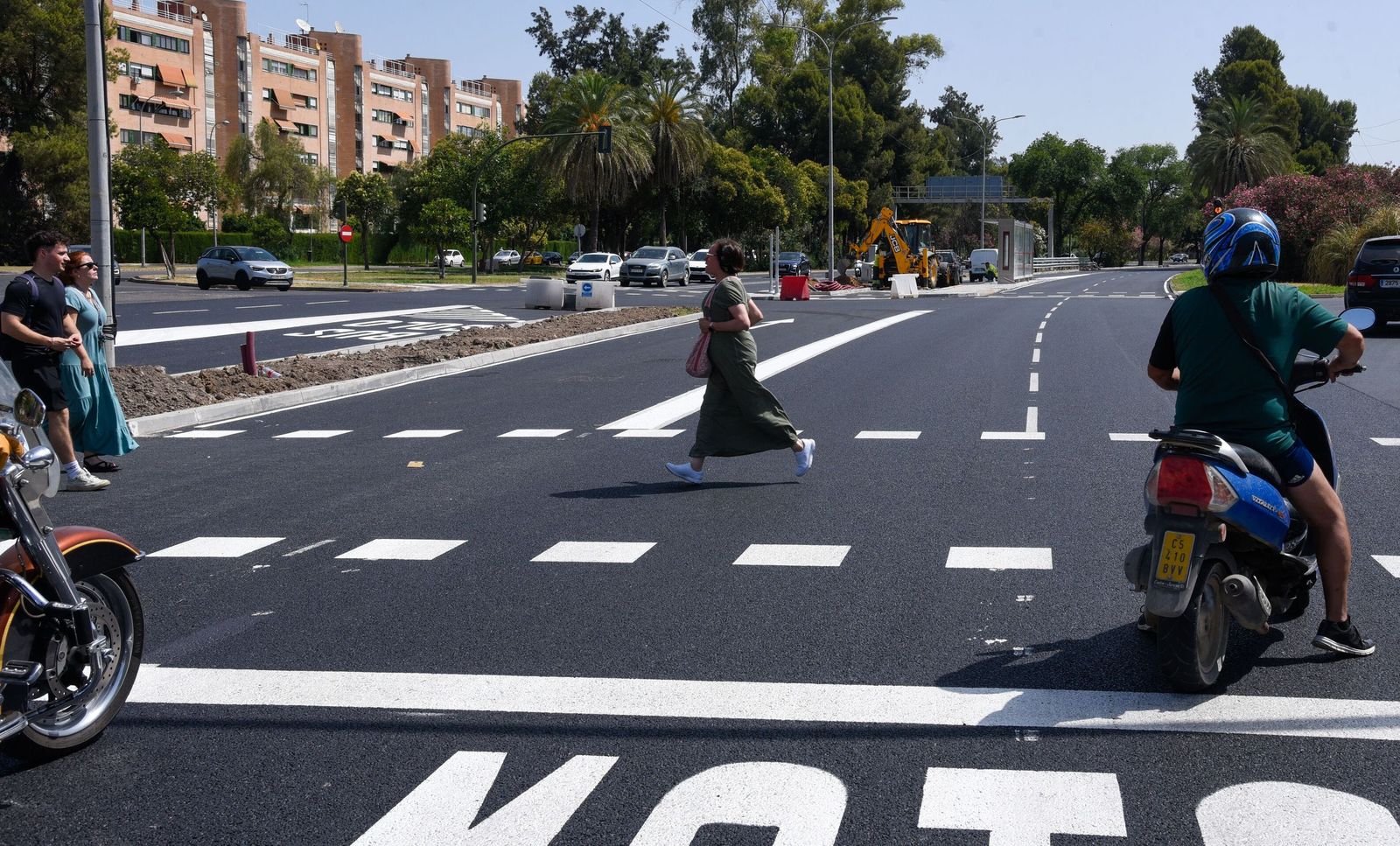 Una de las arterias principales de Sevilla Este.