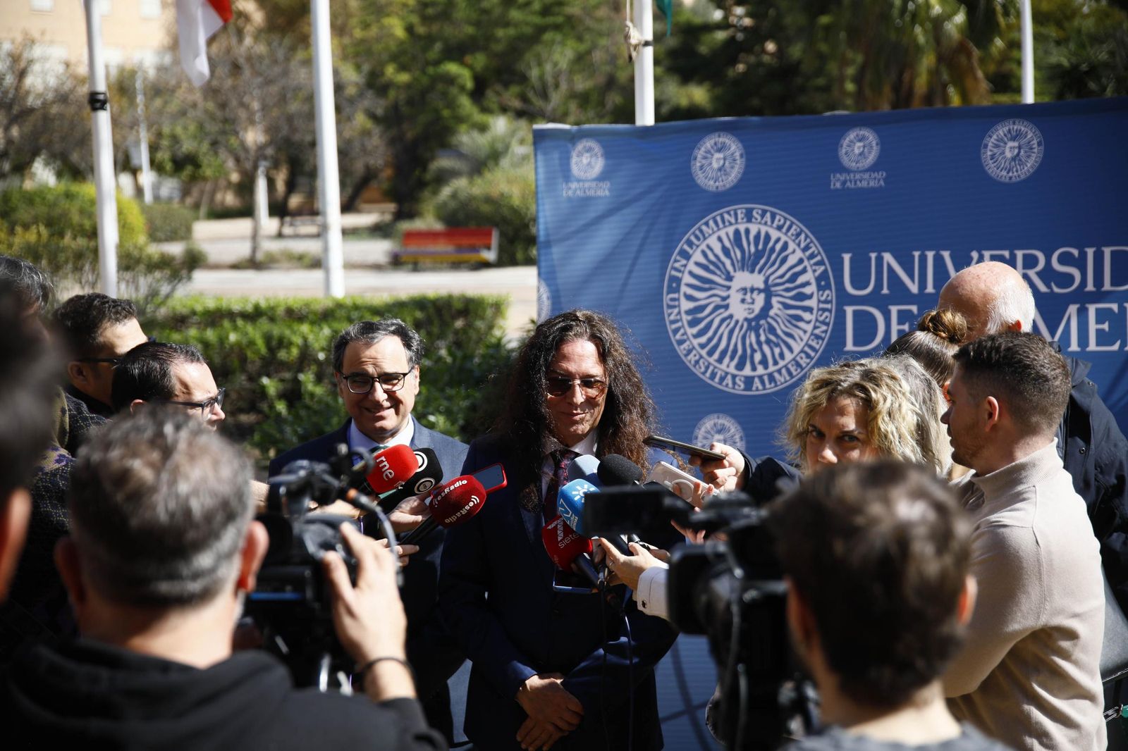 Las imágenes del acto de entrega de la Medalla de Oro a José Fernández Torres Tomatito, en la Universidad de Almería