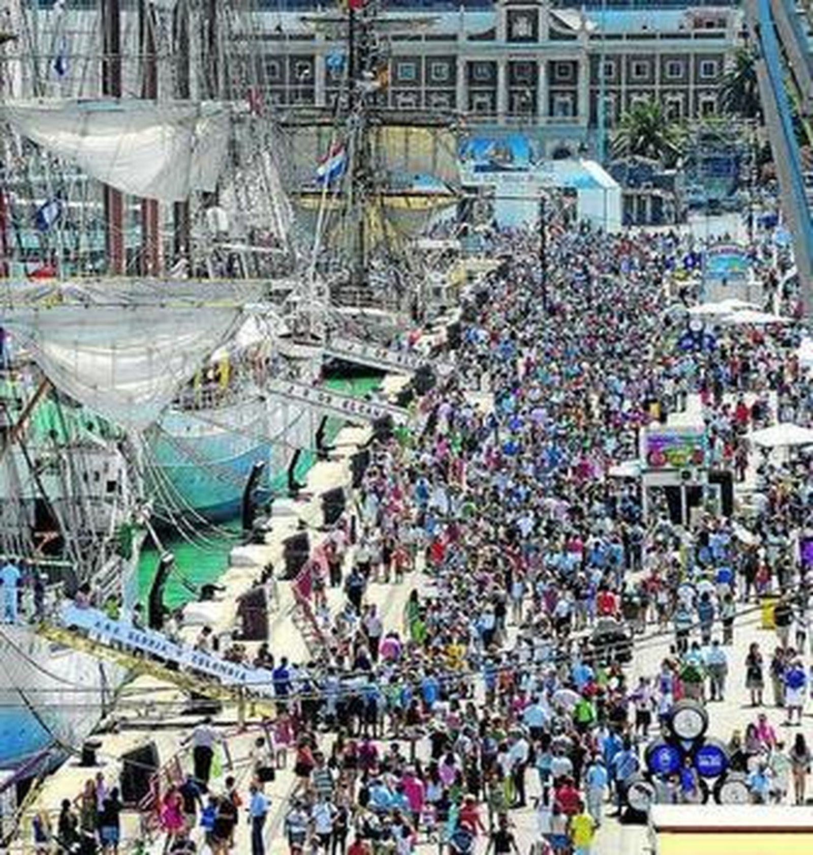 El público acudió masivamente a la Regata y llenó bares y restaurantes.