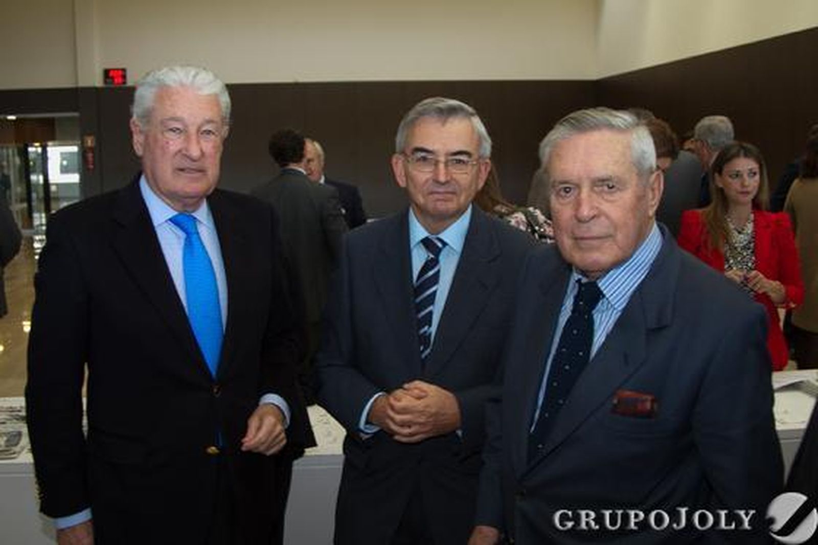 Miguel Nuche, presidente del Casino Gaditano; José Joaquín León, del Consejo Editorial del Grupo Joly y el abogado José Ramón del Río./ Belén Vargas/Juan Carlos Vázquez