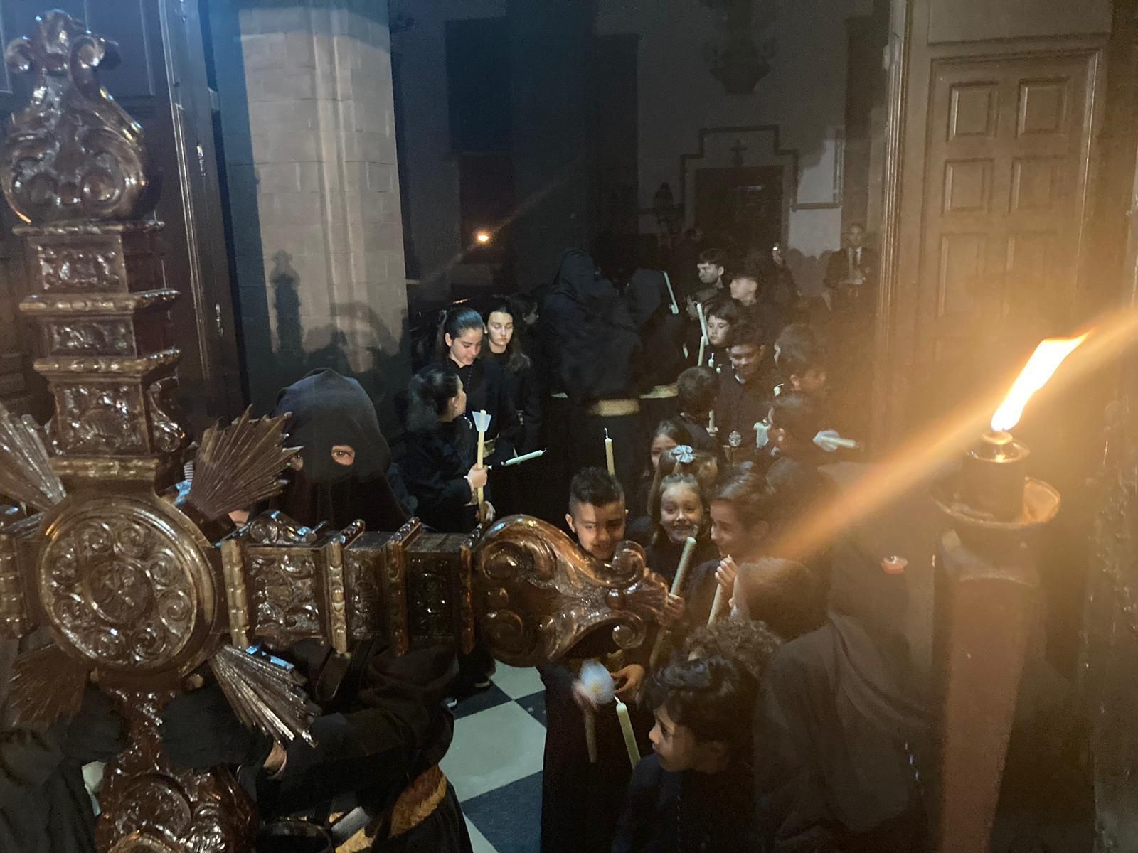 Lunes Santo en Montoro: El vía crucis del Cristo de la Misericordia, en fotografías