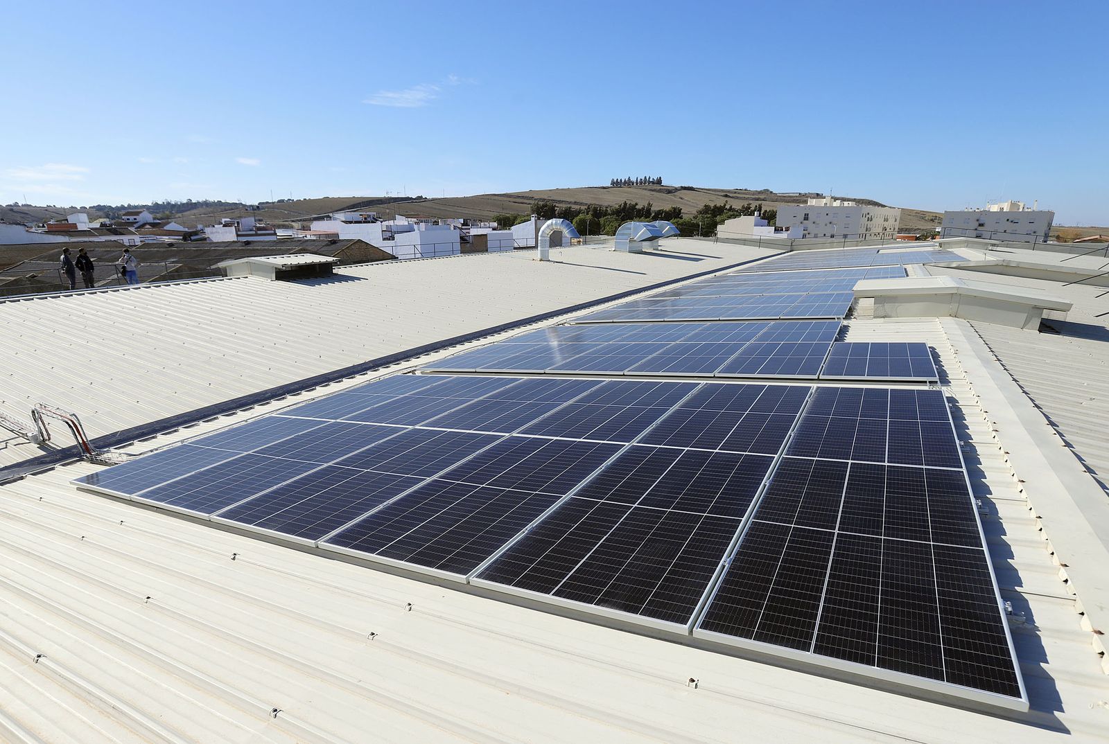 Imágenes de las mejoras del Mercadona de La Palma del Condado para el ahorro energético