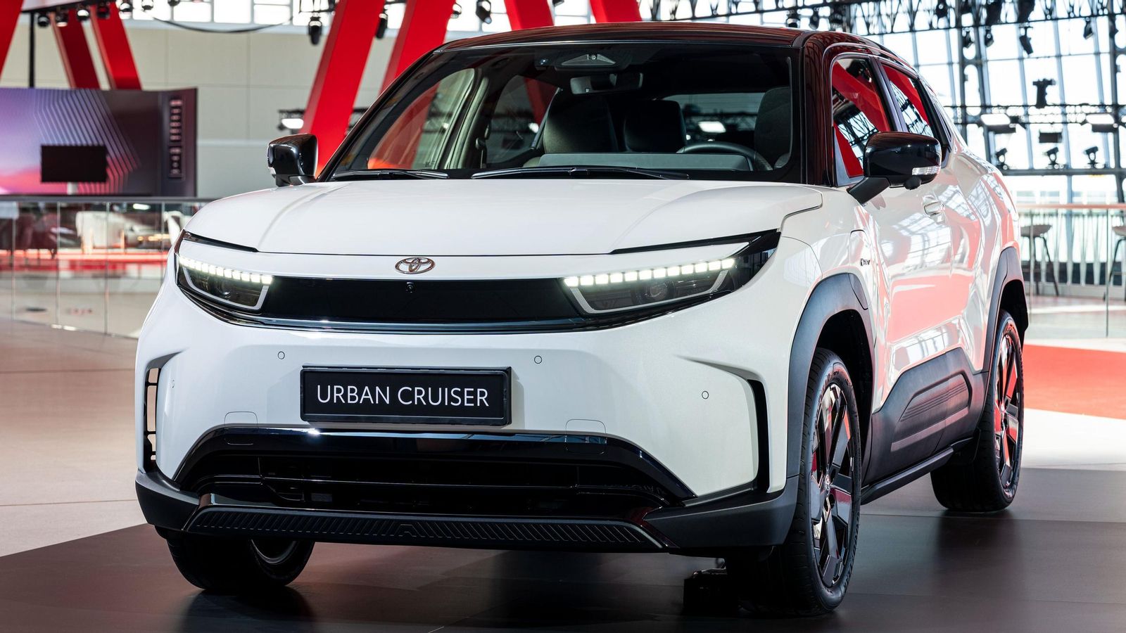 El Urban Cruiser ya está a la venta en algunos mercados europeos y, a lo largo de los próximos meses, estará disponible en España. El Urban Cruiser ya está a la venta en algunos mercados europeos y, a lo largo de los próximos meses, estará disponible en España.