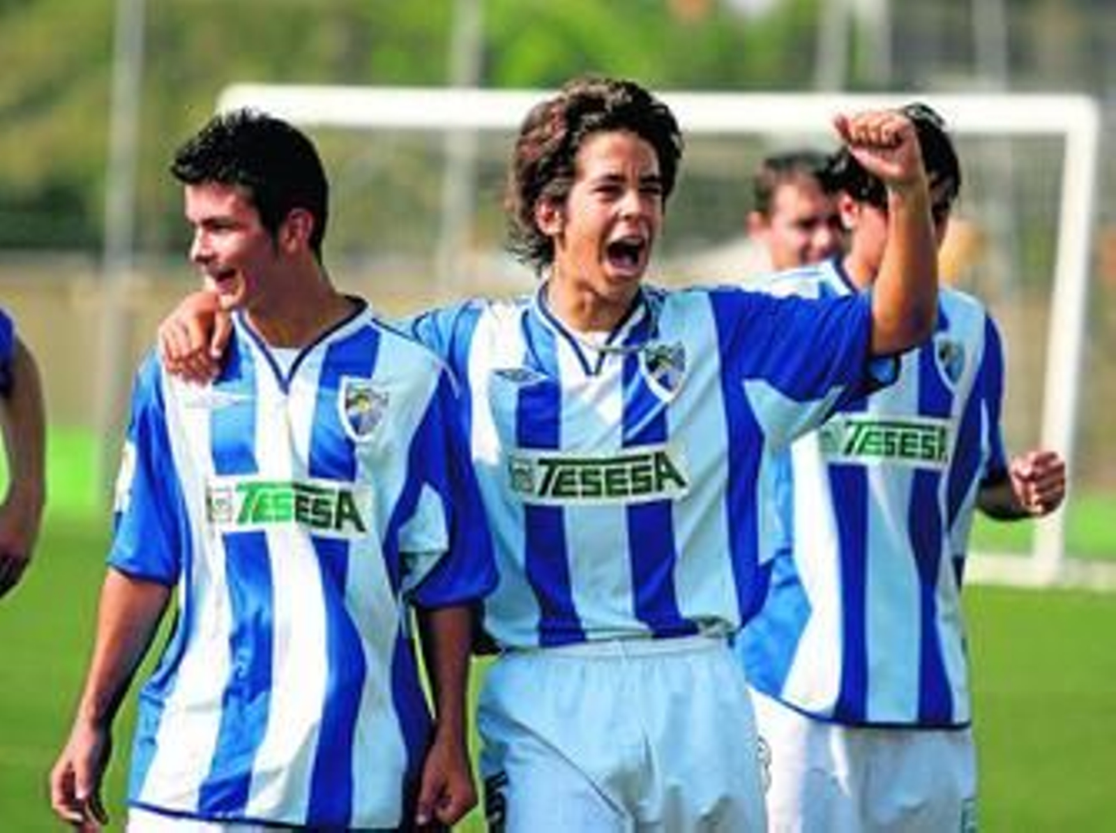 Dos jugadores de el Málaga celebran uno de los goles conseguidos durante la pretemporada.