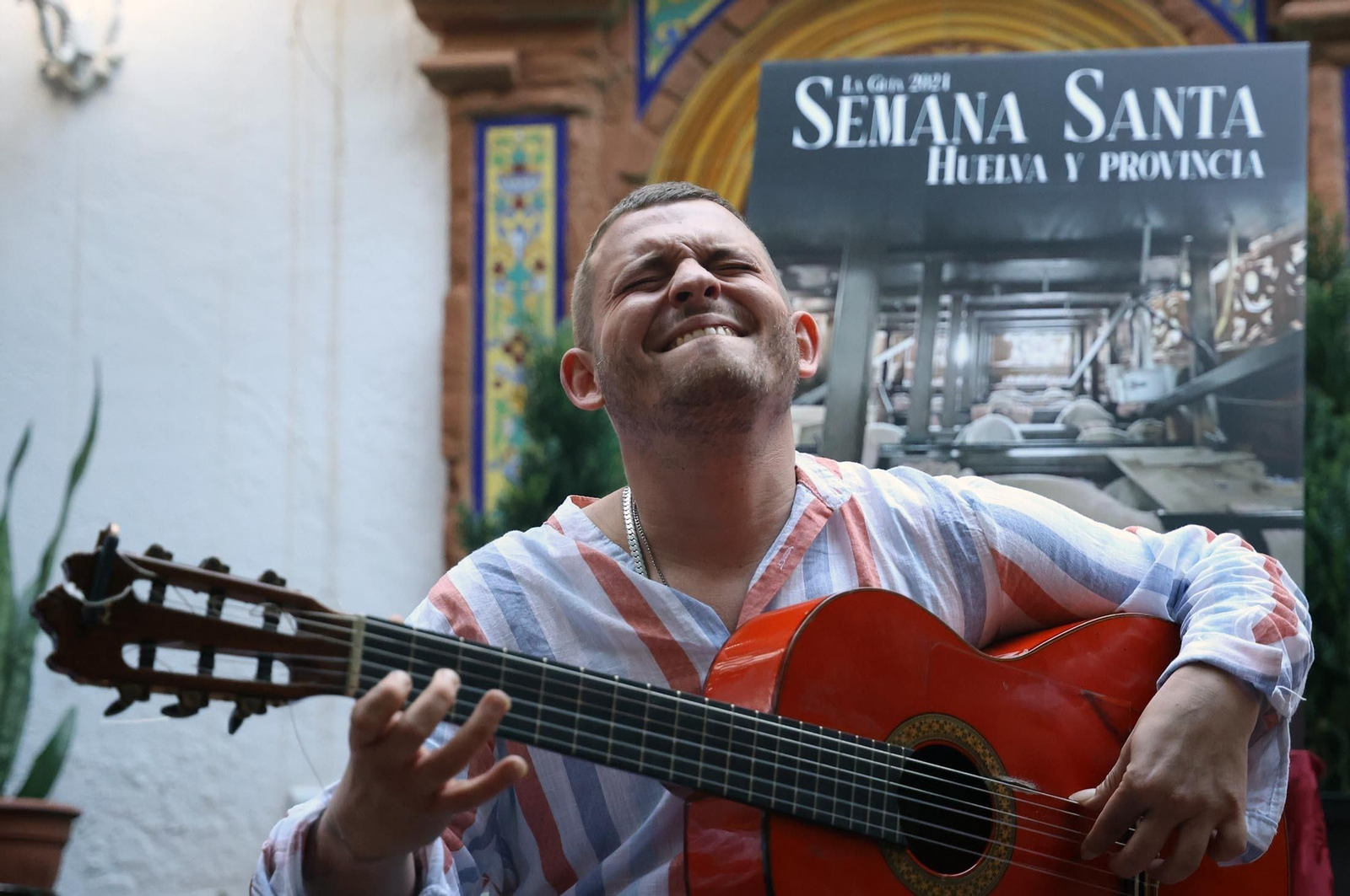 Imágenes de la presentación de "La Guía de Semana Santa de Huelva y Provincia" de Huelva Información