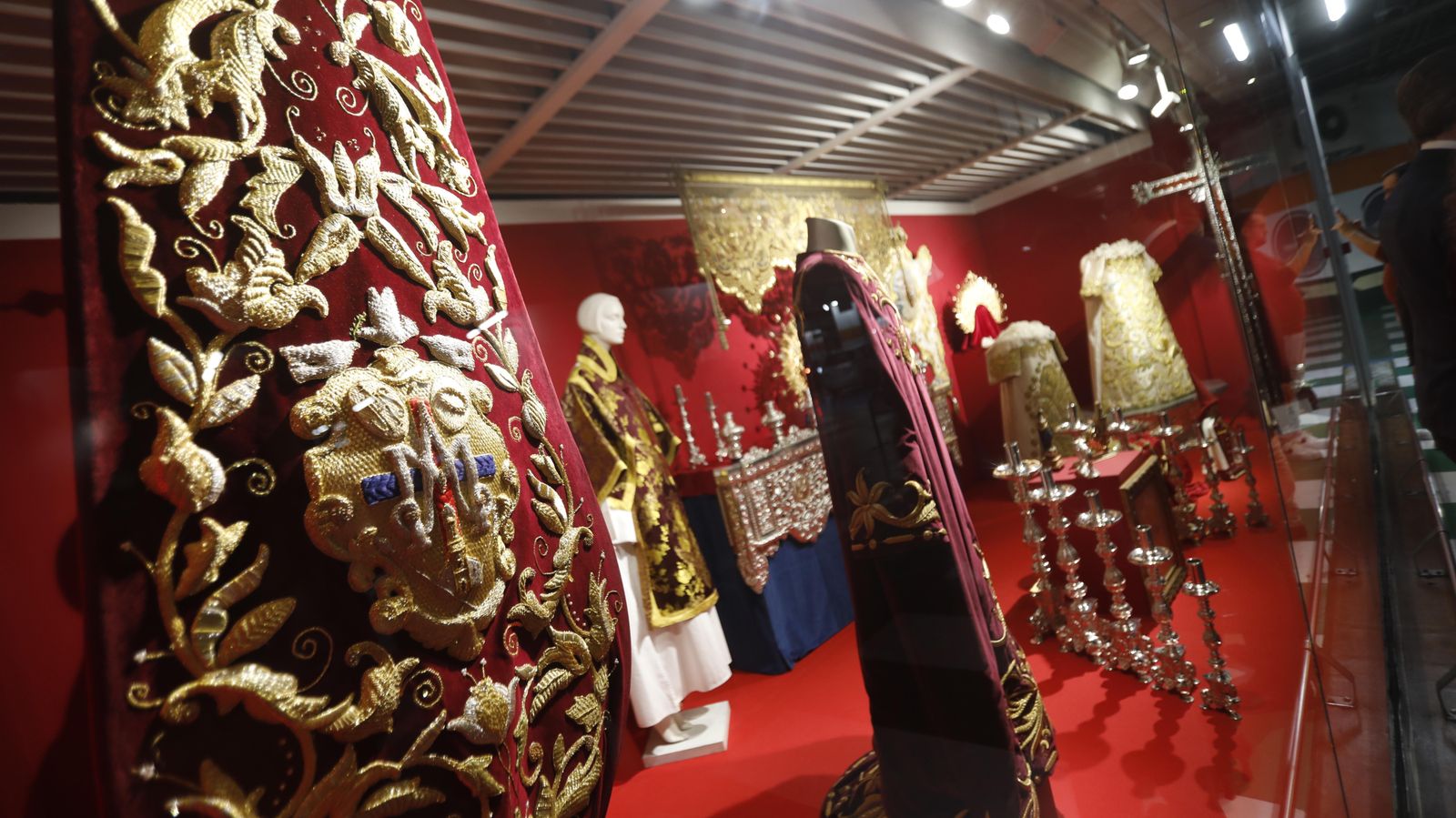 La exposición de Semana Santa en El Corte Inglés de Algeciras