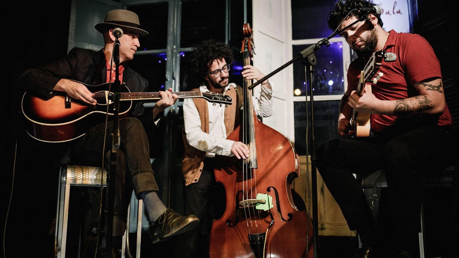 El trío chileno-sevillano Radio Huachaca.