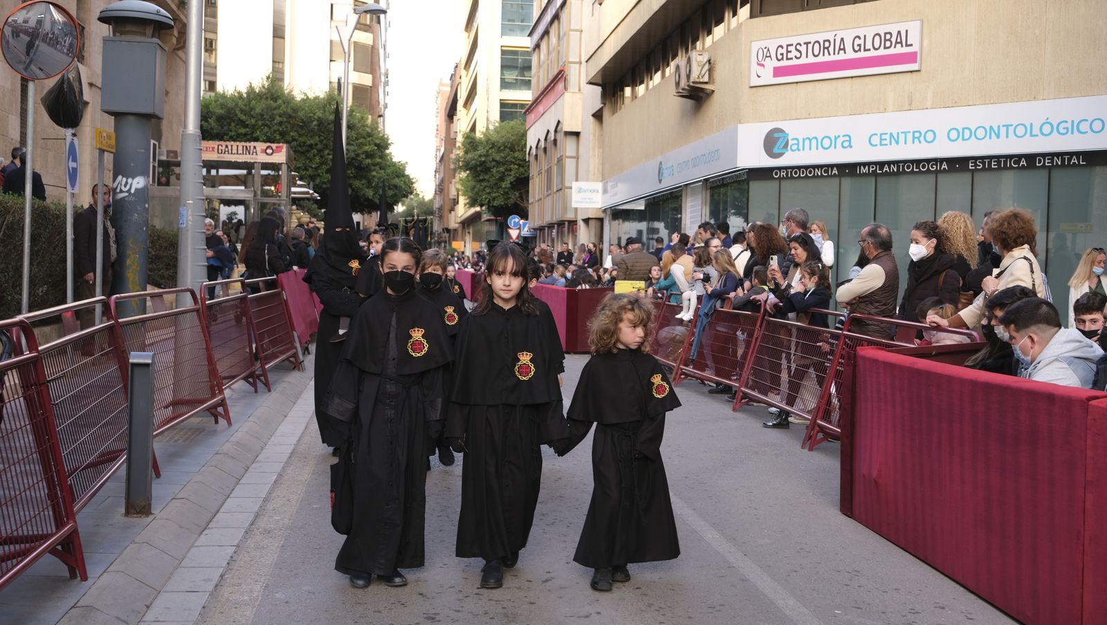 Procesión del Santo Entierro en Almería, en imágenes.