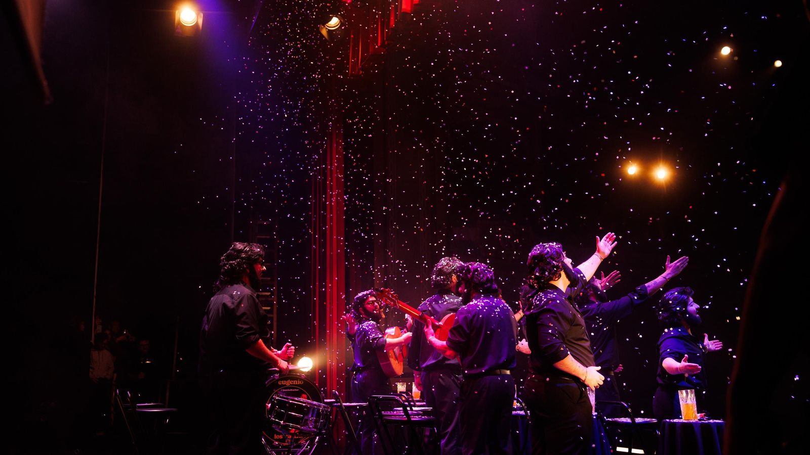 Búscate entre las mejores imágenes de la final del COAC 2025 del Carnaval de Cádiz