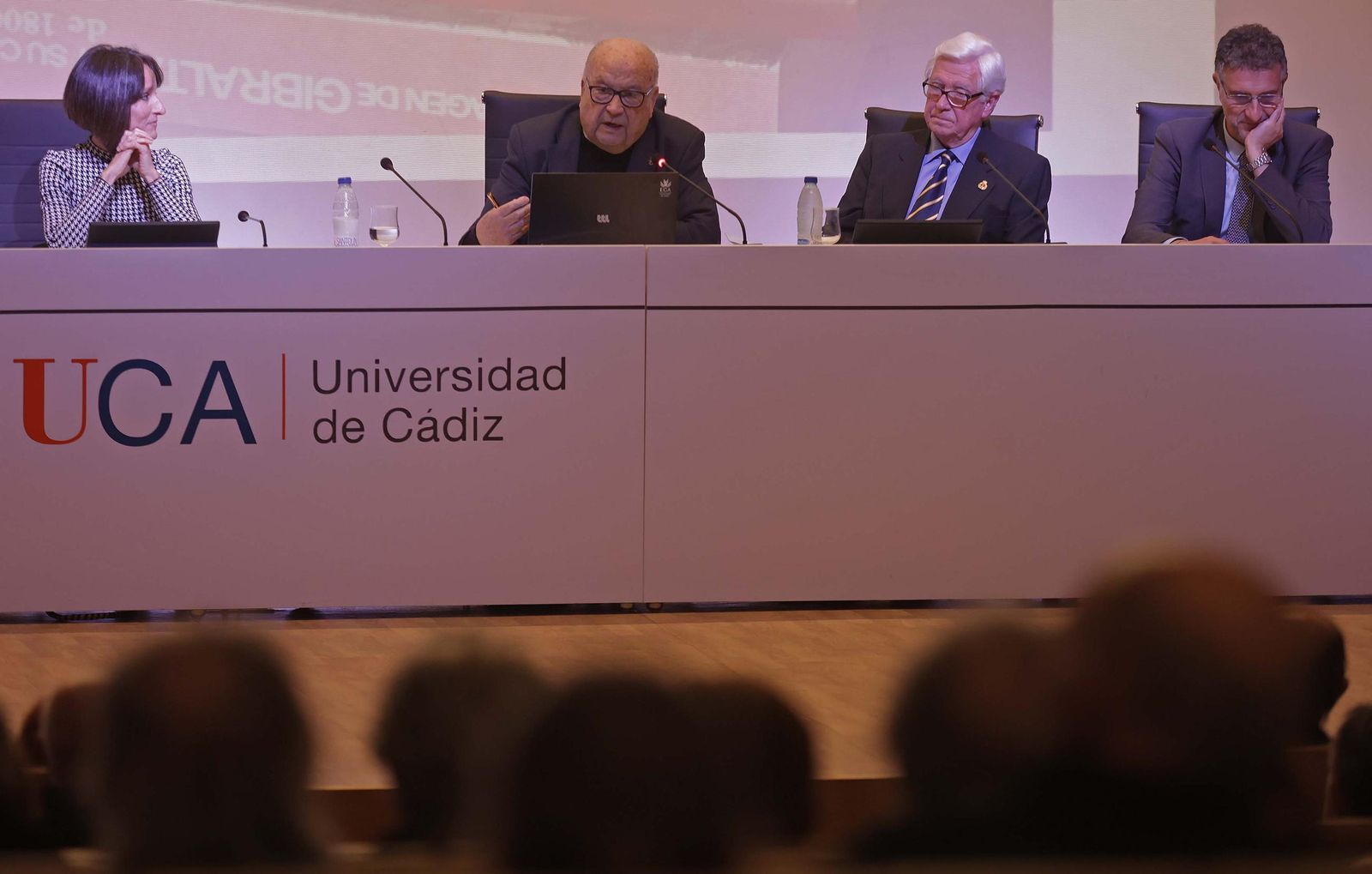 Fotos de la presentación del libro “Algeciras en el corazón y en la memoria”, de Alberto Pérez de Vargas