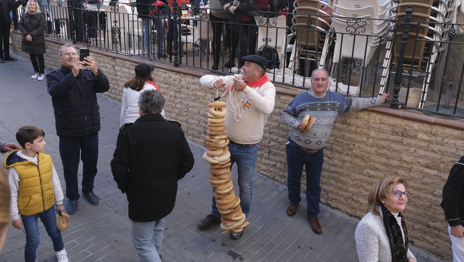Procesión de San Sebastián y tirada de roscos en Lubrín, en imágenes