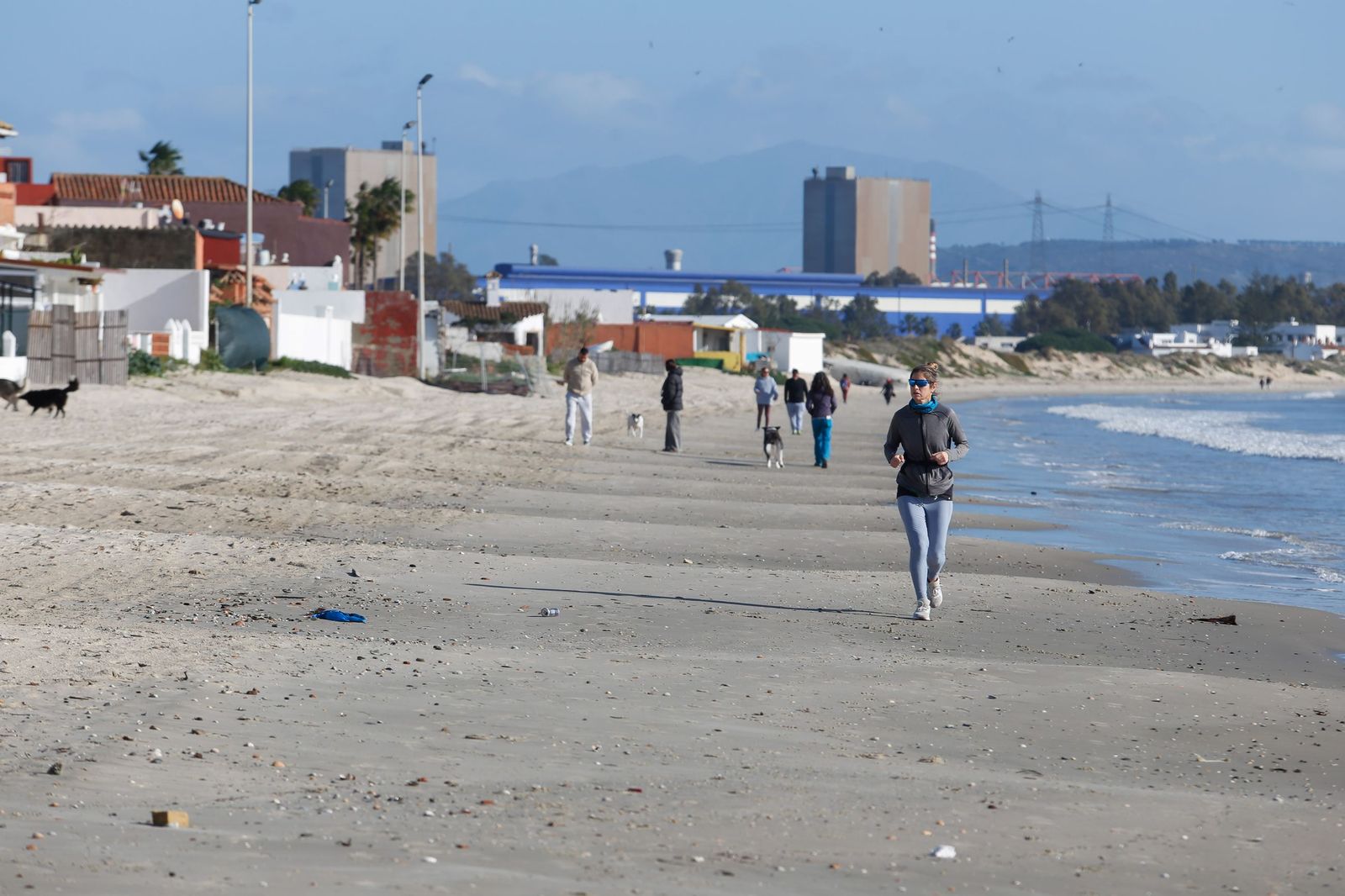 Las fotografías de los daños de las últimas borrascas en las playas de Getares y El Rinconcillo, en Algeciras