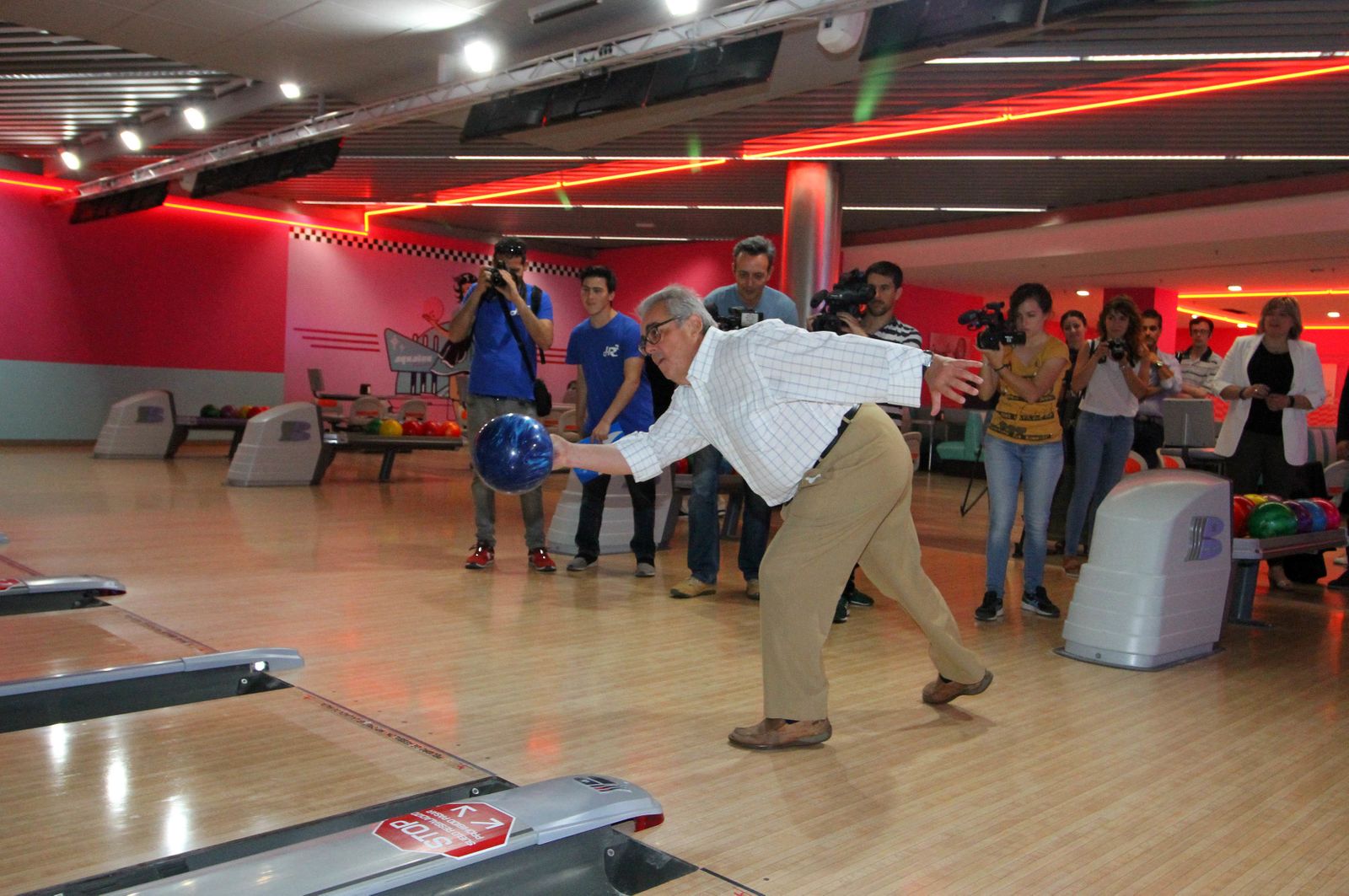 Imágenes del Aqualon Bowling.