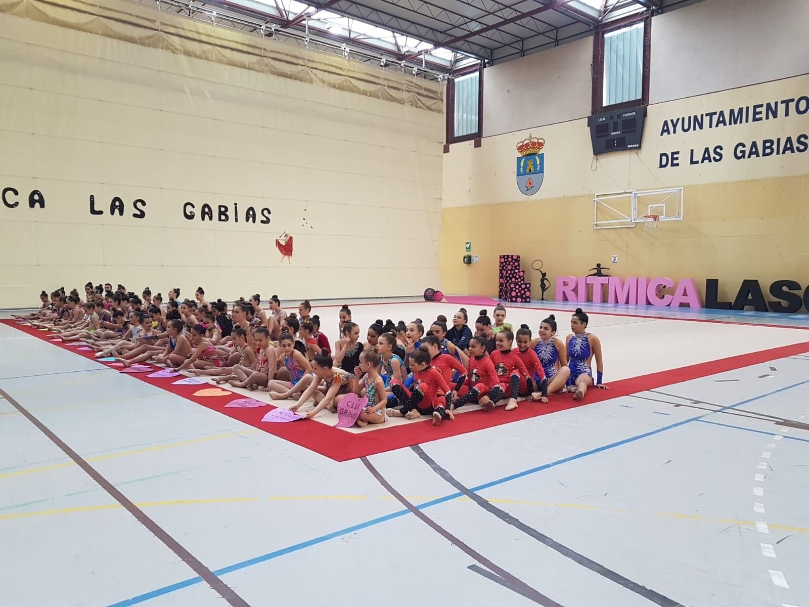 El pabellón de Las Gabias acogió a casi mil gimnastas de todas las edades