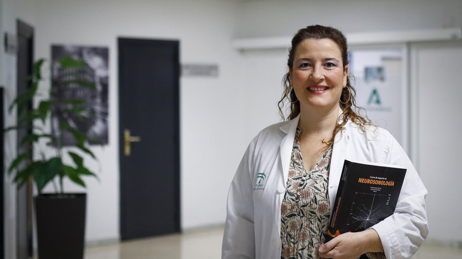 La doctora durante una guardia en el Hospital Universitario Torrecárdenas donde ejerce como neuróloga