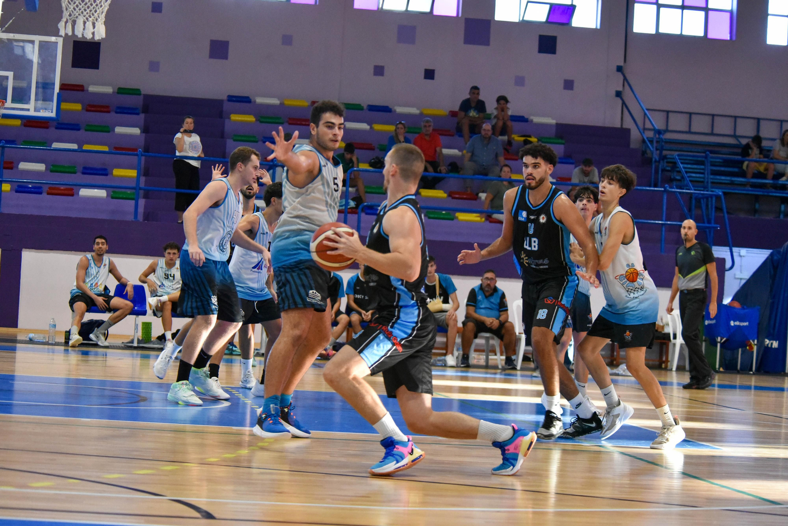 Las fotos de la semifinal de la Copa Diputación de baloncesto: ULB-Cimbis