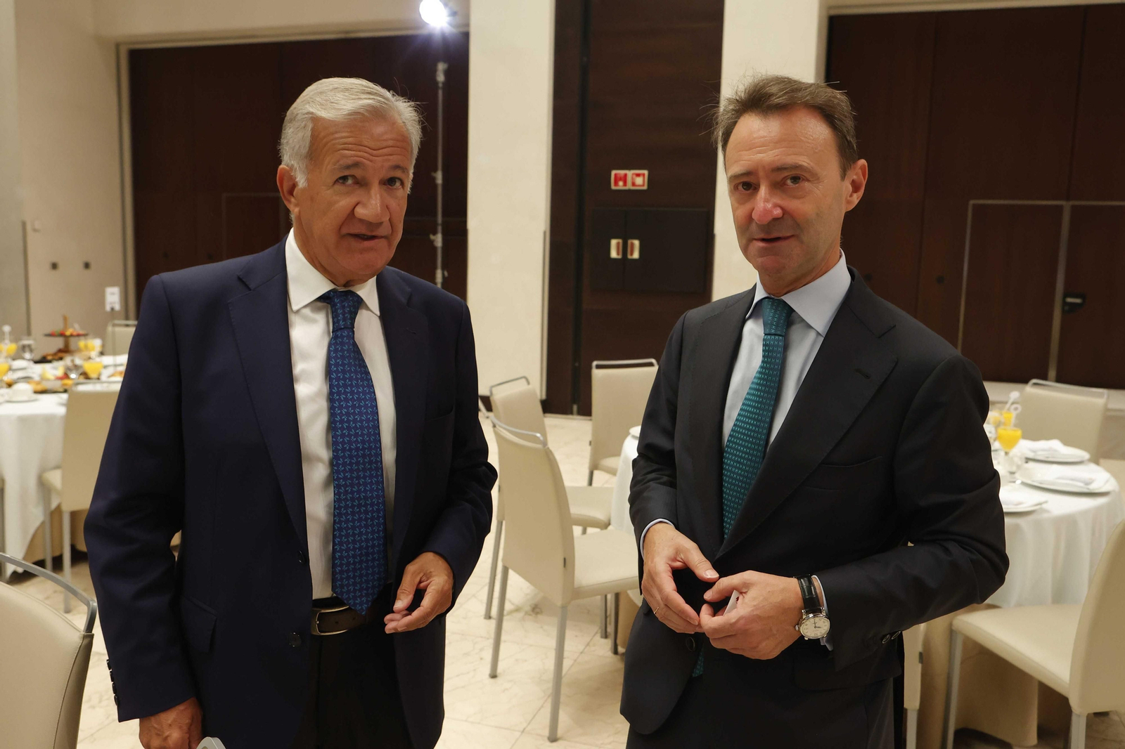 Imágenes de los asistentes al Foro Joly con Hugo Morán