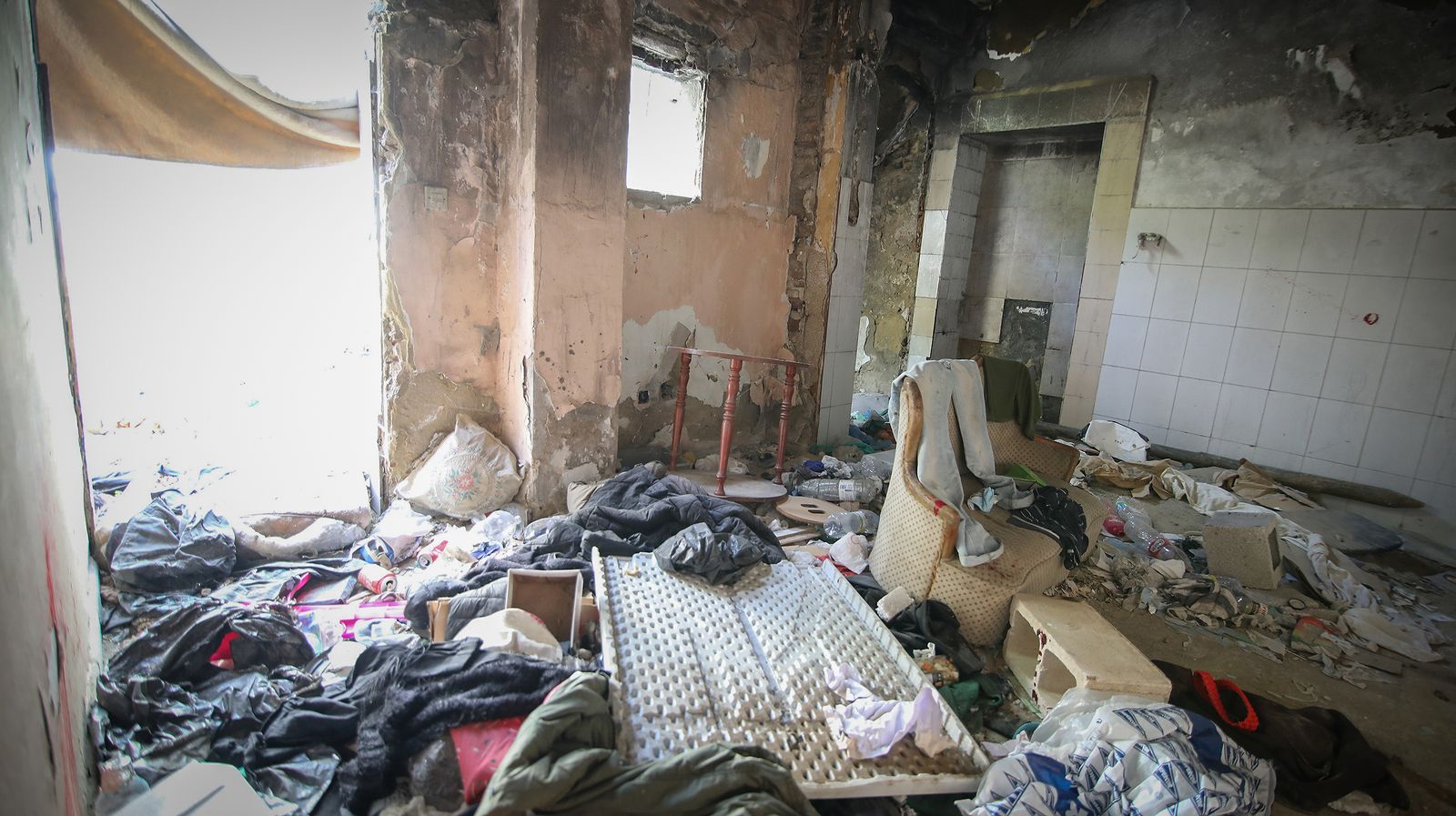 Vecinos del barrio de Santiago de Jerez hartos de los 'Chutaderos'