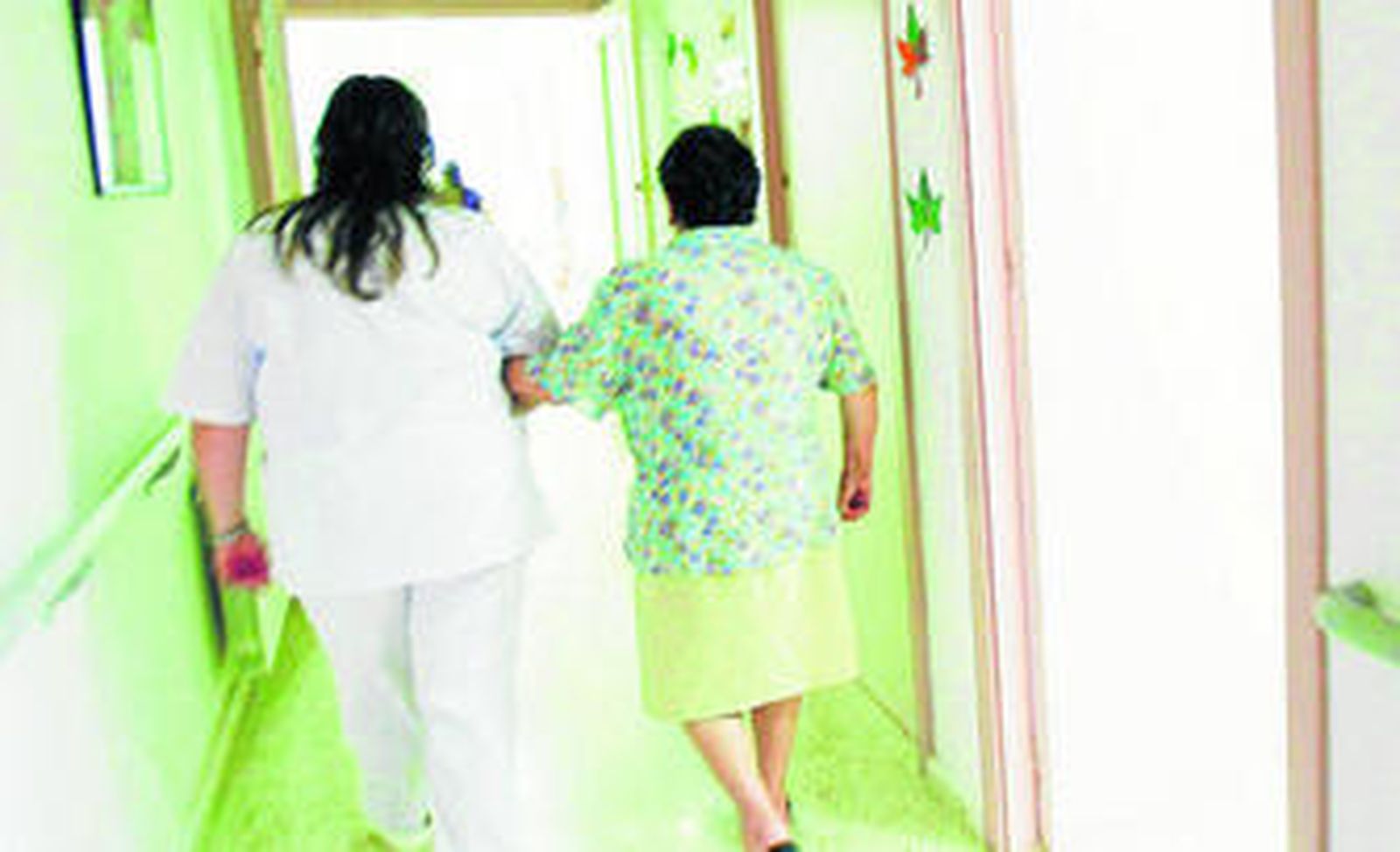 Para algunos geriatras, el sistema sanitario no ha sabido adaptarse a las necesidades de este sector de la población.