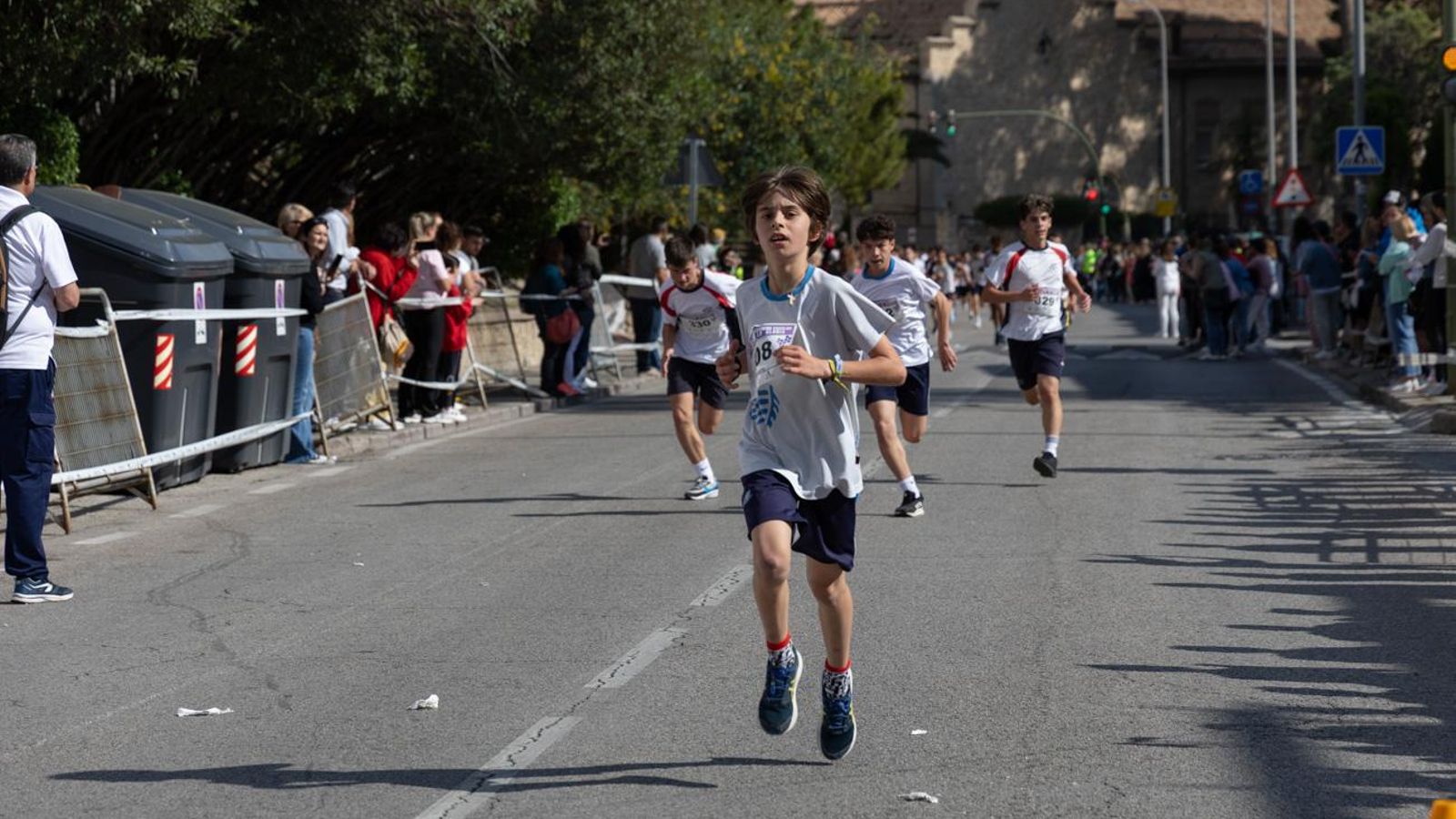 La carrera escolar de “La Gloria” que aúna inclusión y solidaridad, en imágenes