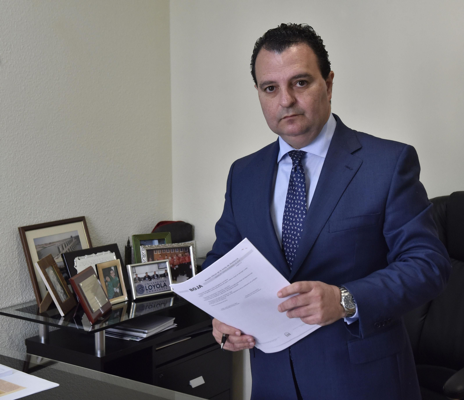 Francisco J. Fernández, en la oficina de Cremades-Calvo Sotelo en Sevilla