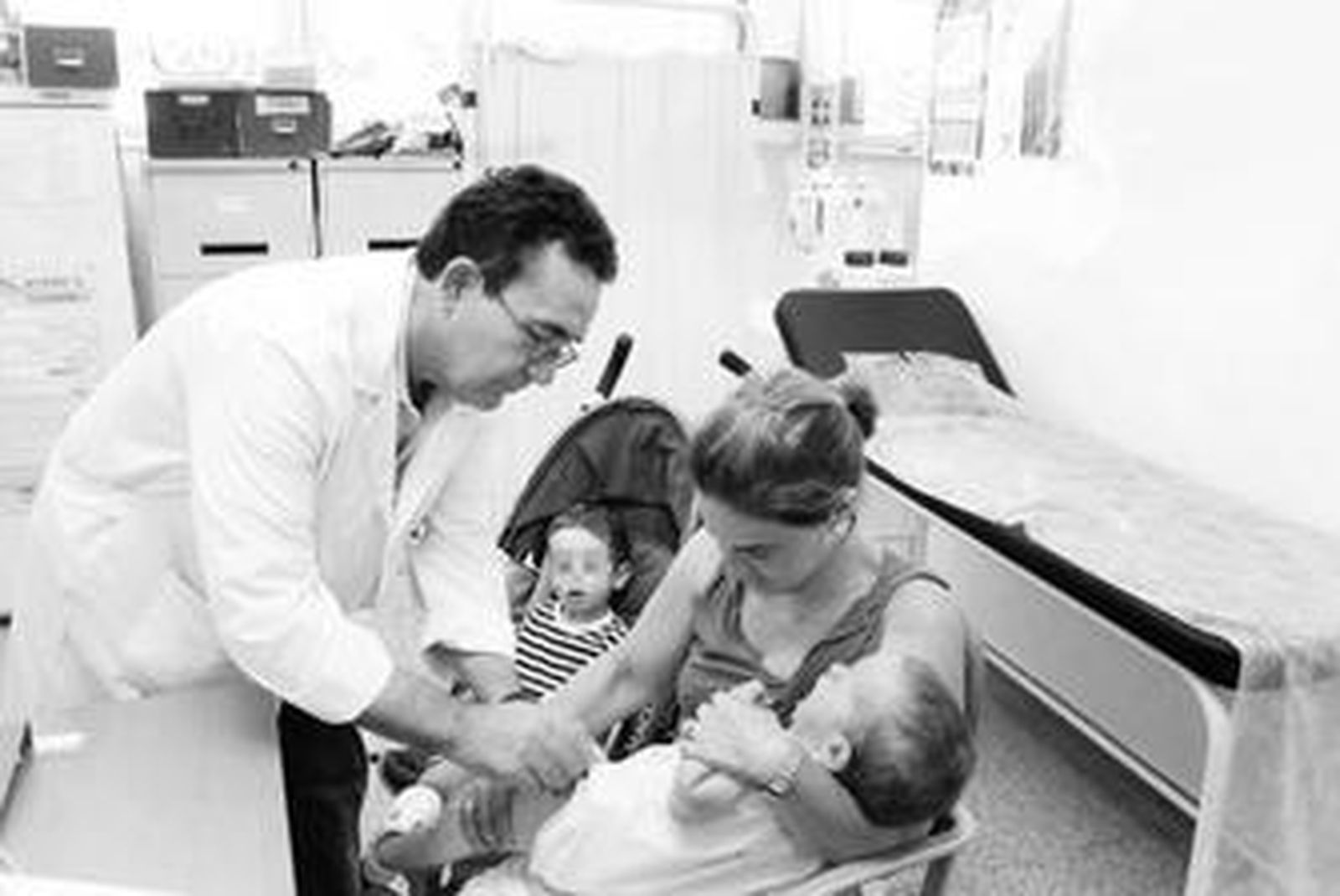 Los centros de atención primaria de las zonas más turísticas incrementan su plantilla con 25 facultativos.