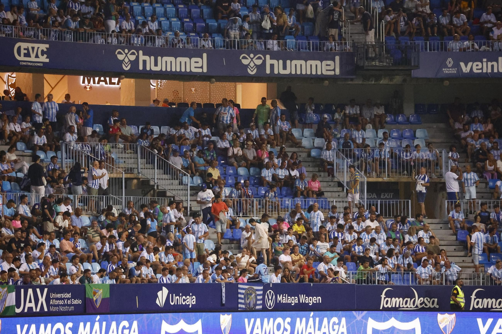 Búscate en las gradas de La Rosaleda en el Málaga CF-Real Sociedad B
