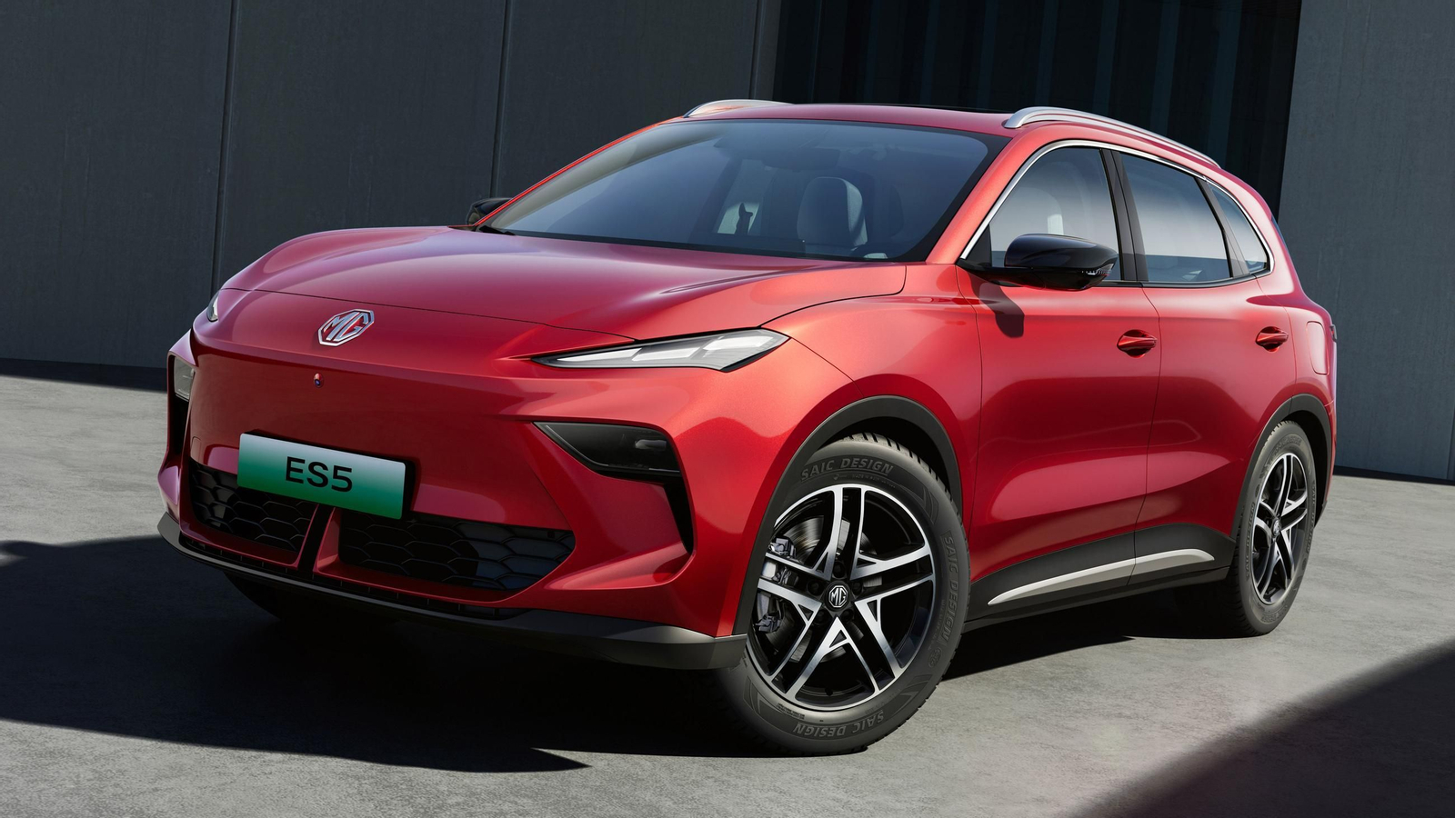 MG desvela las primeras imágenes de su futuro SUV C eléctrico, el ES5