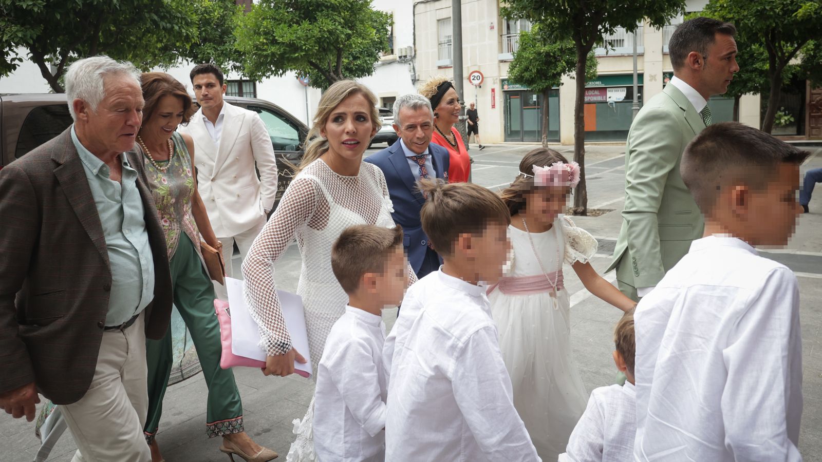 Imágenes de los asistentes a la comunión de la nieta del empresario José Luis López en Jerez