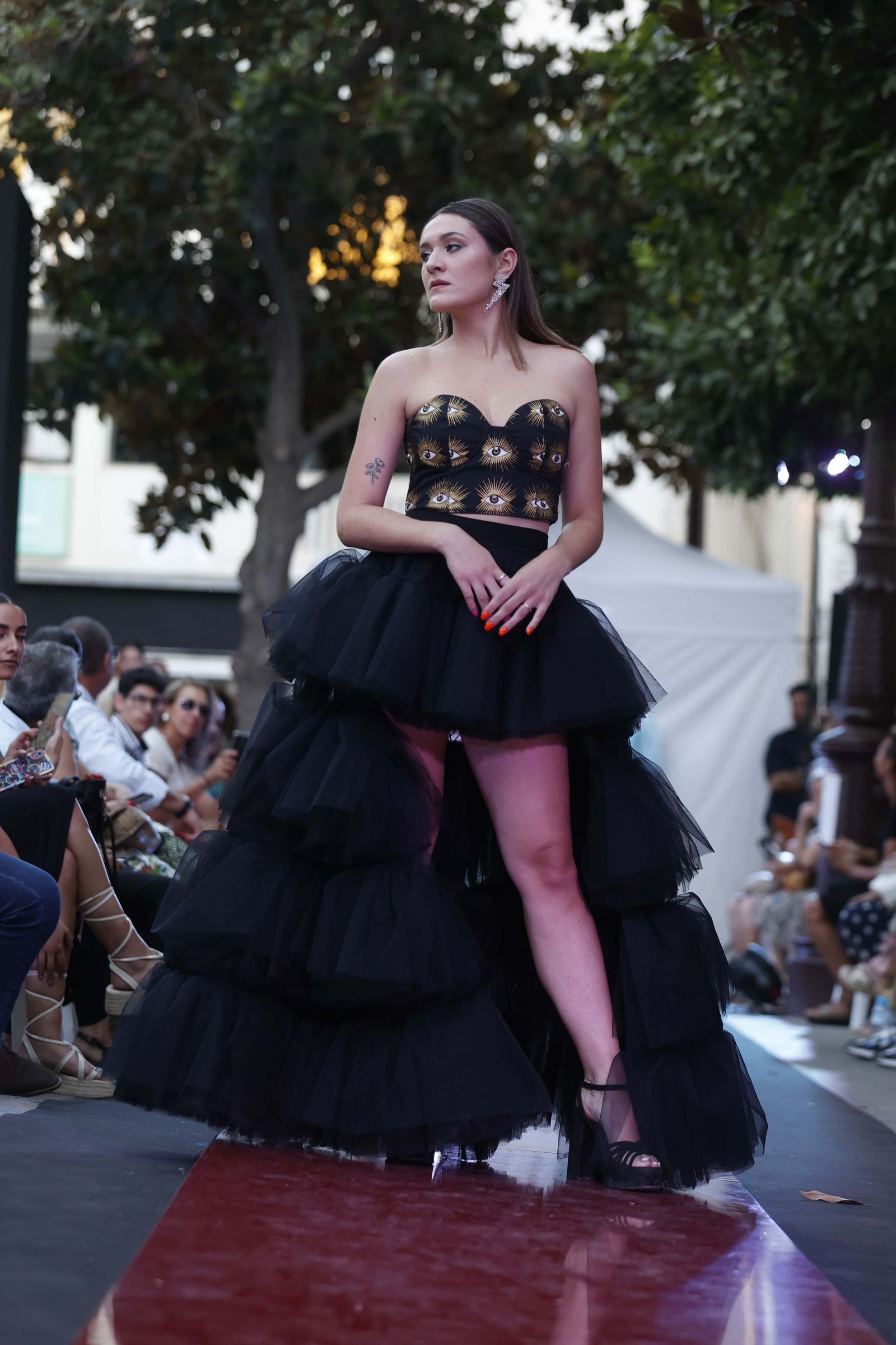 Las imágenes del Desfile de Jóvenes Diseñadores en la Plaza de la Magdalena