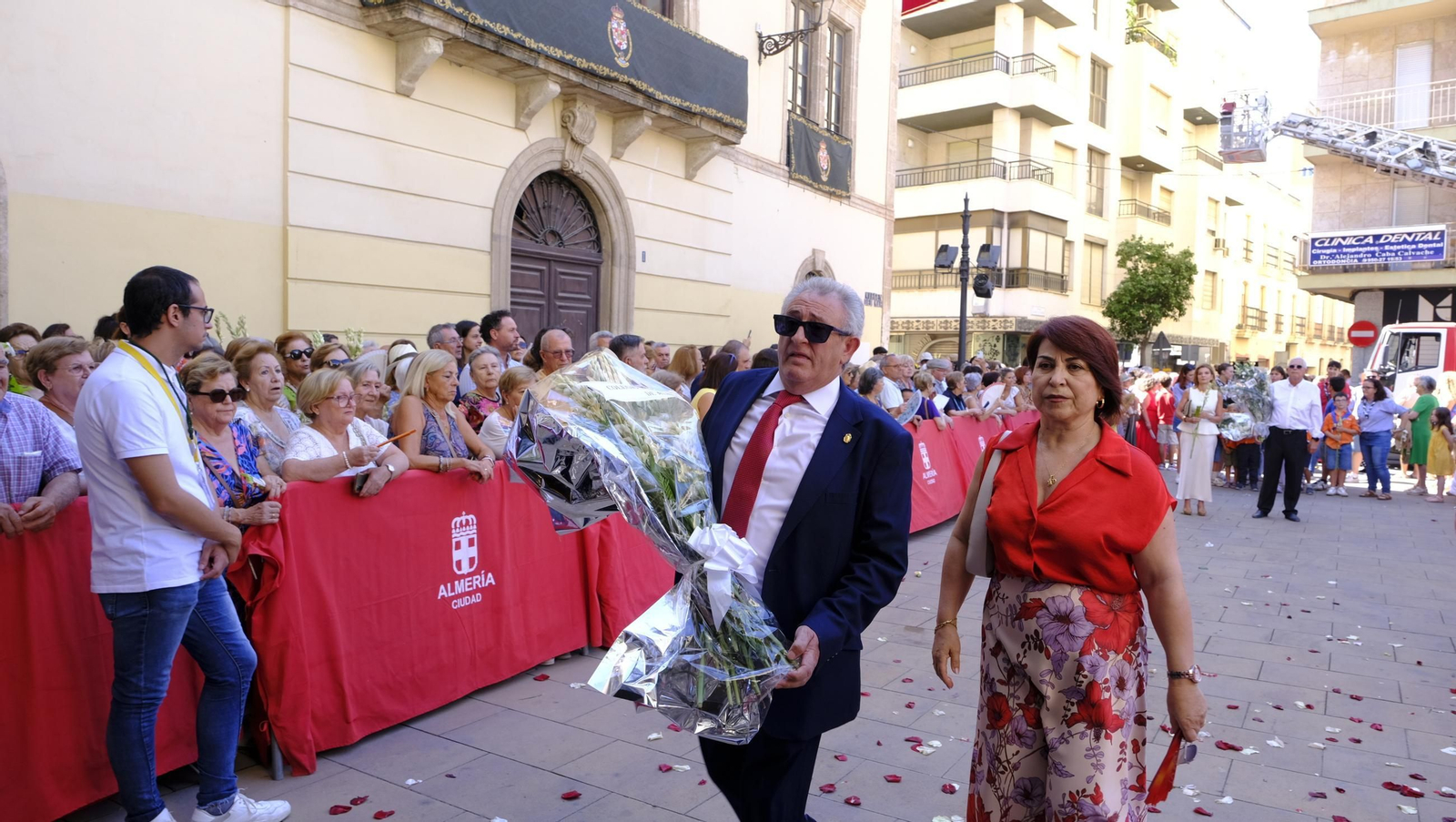 La ofrenda floral a la Virgen del Mar en la Feria de Almería 2025, en imágenes